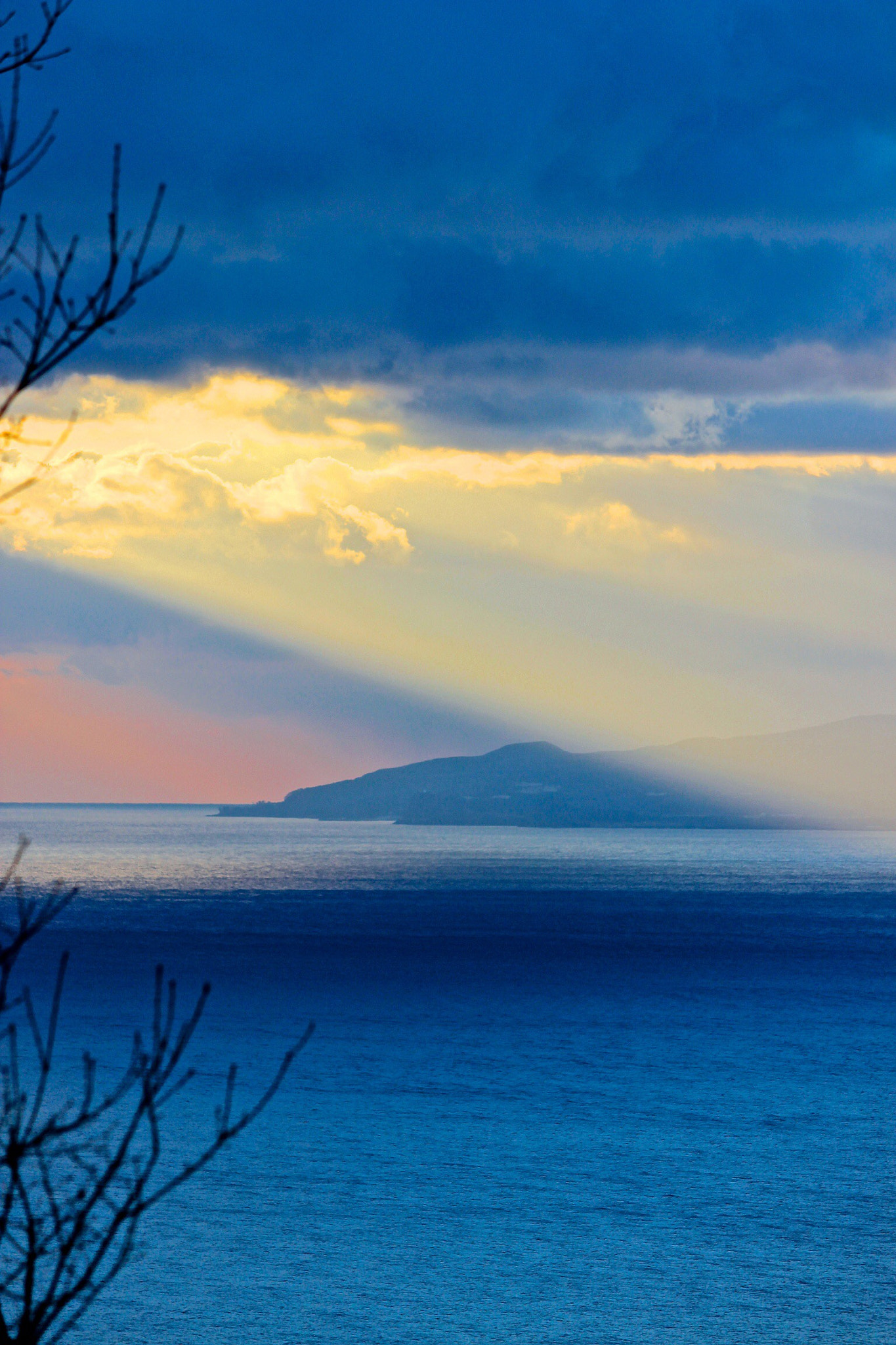 Canon EOS 600D (Rebel EOS T3i / EOS Kiss X5) sample photo. Izu oshima photography