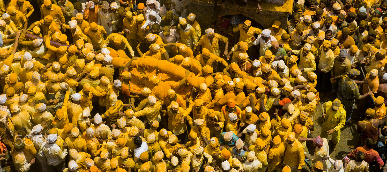 Pentax K-5 IIs sample photo. Palkhi celebration with turmeric powder photography