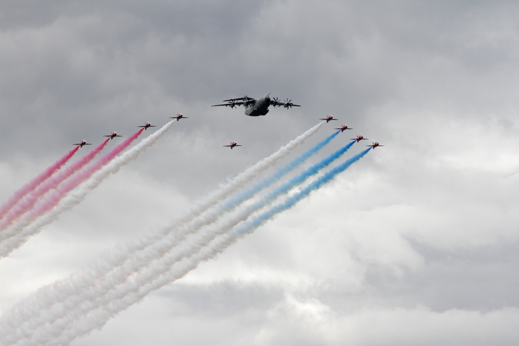 Sigma 70-300mm F4-5.6 APO DG Macro sample photo. Red arrows photography