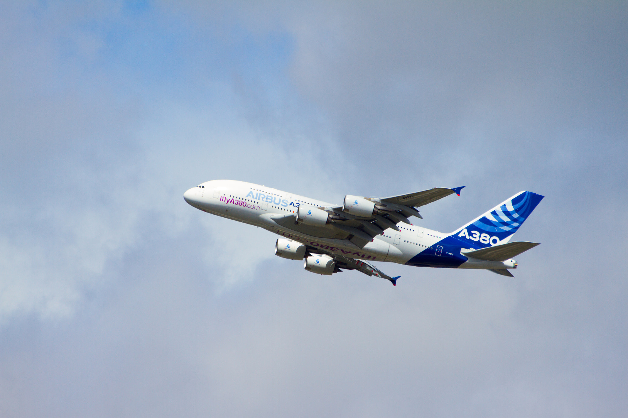Sigma 70-300mm F4-5.6 APO DG Macro sample photo. Airbus a380 photography