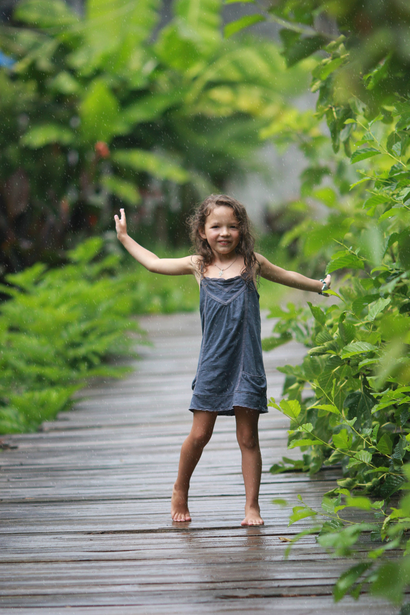 Canon EOS 550D (EOS Rebel T2i / EOS Kiss X4) + Canon EF 135mm F2L USM sample photo. Танцы под дождем.. photography