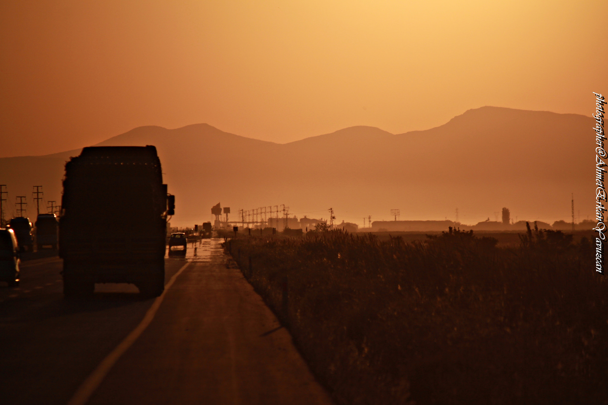 Canon EOS 500D (EOS Rebel T1i / EOS Kiss X3) sample photo. Endless roads photography