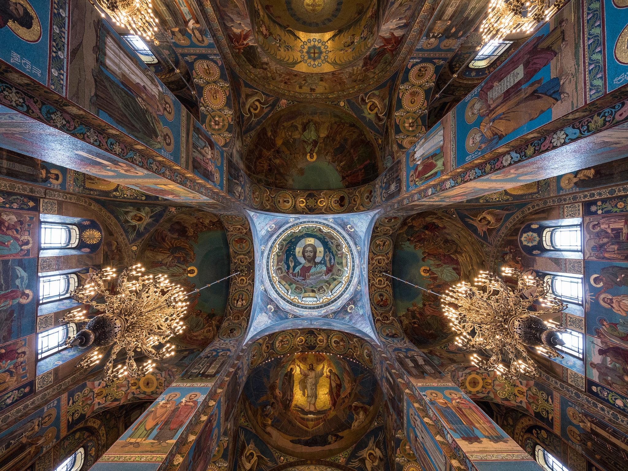 Panasonic Lumix DMC-GX8 + Panasonic Lumix G Vario 7-14mm F4 ASPH sample photo. Ceiling of the church of the savior on blood photography