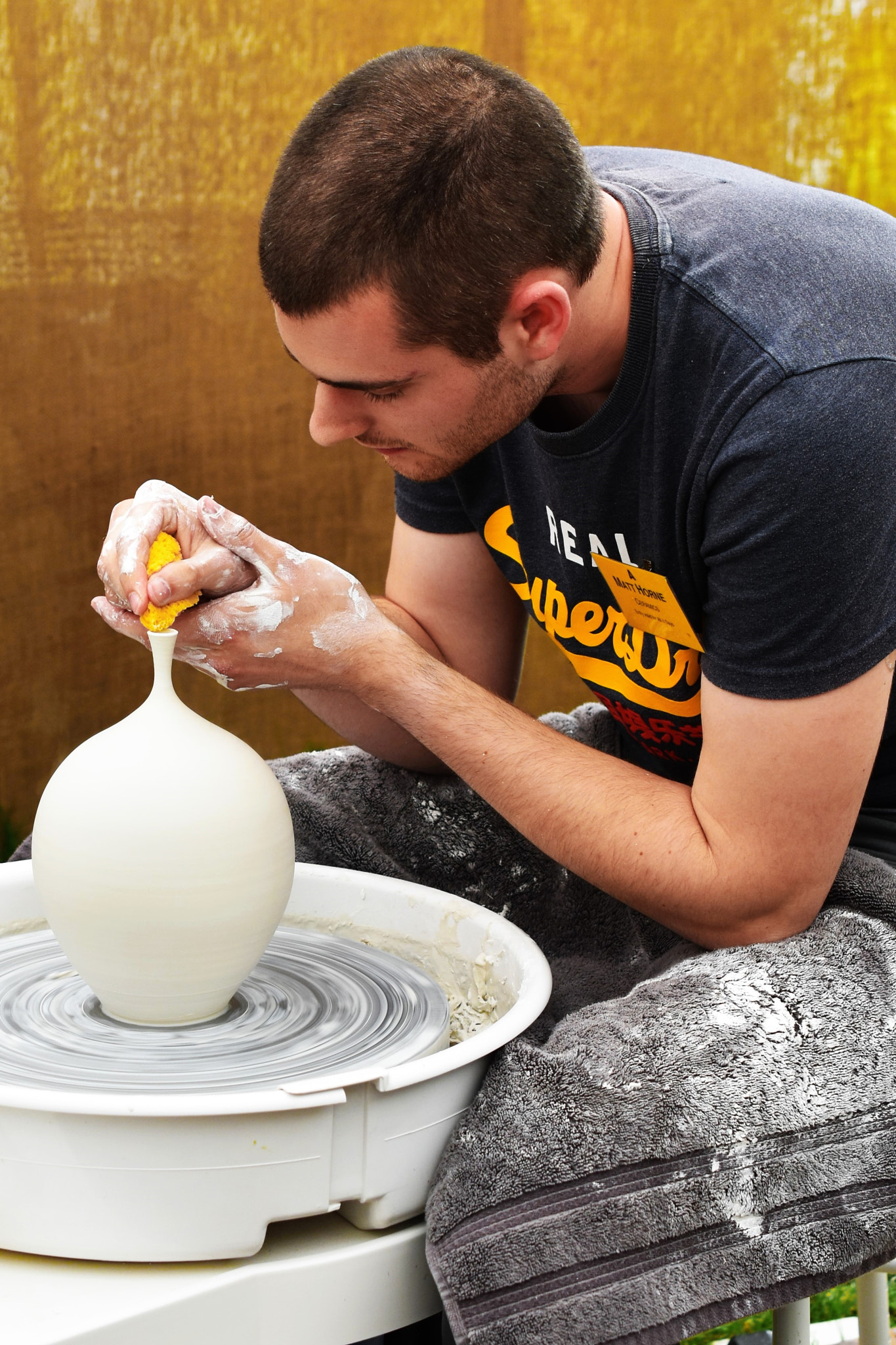 Nikon AF-S DX Micro Nikkor 40mm F2.8 sample photo. Matt horne at work at art in action 2016 photography