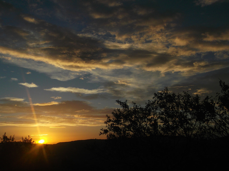Fujifilm FinePix JV500 sample photo. Fine sunrise photography