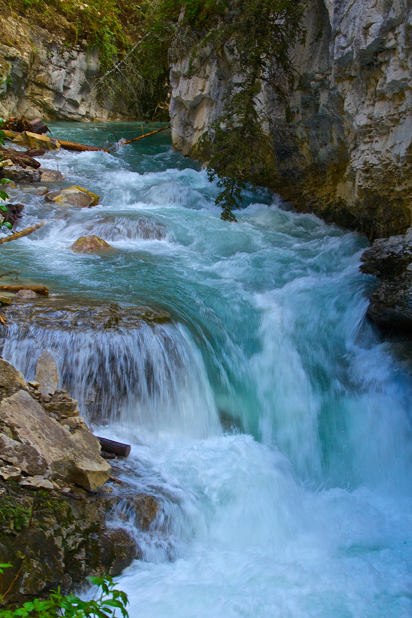 Canon EF 28-135mm F3.5-5.6 IS USM sample photo. Rushing blue river photography