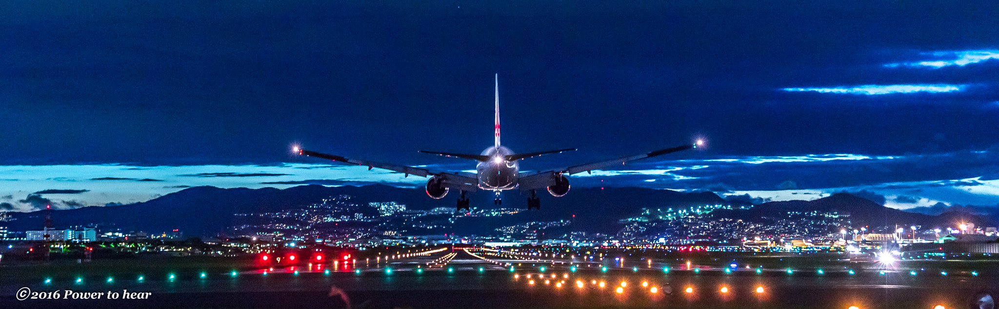 Nikon D5 + Sigma 50mm F1.4 DG HSM Art sample photo. Piercing between clouds and mountain-itami airport photography