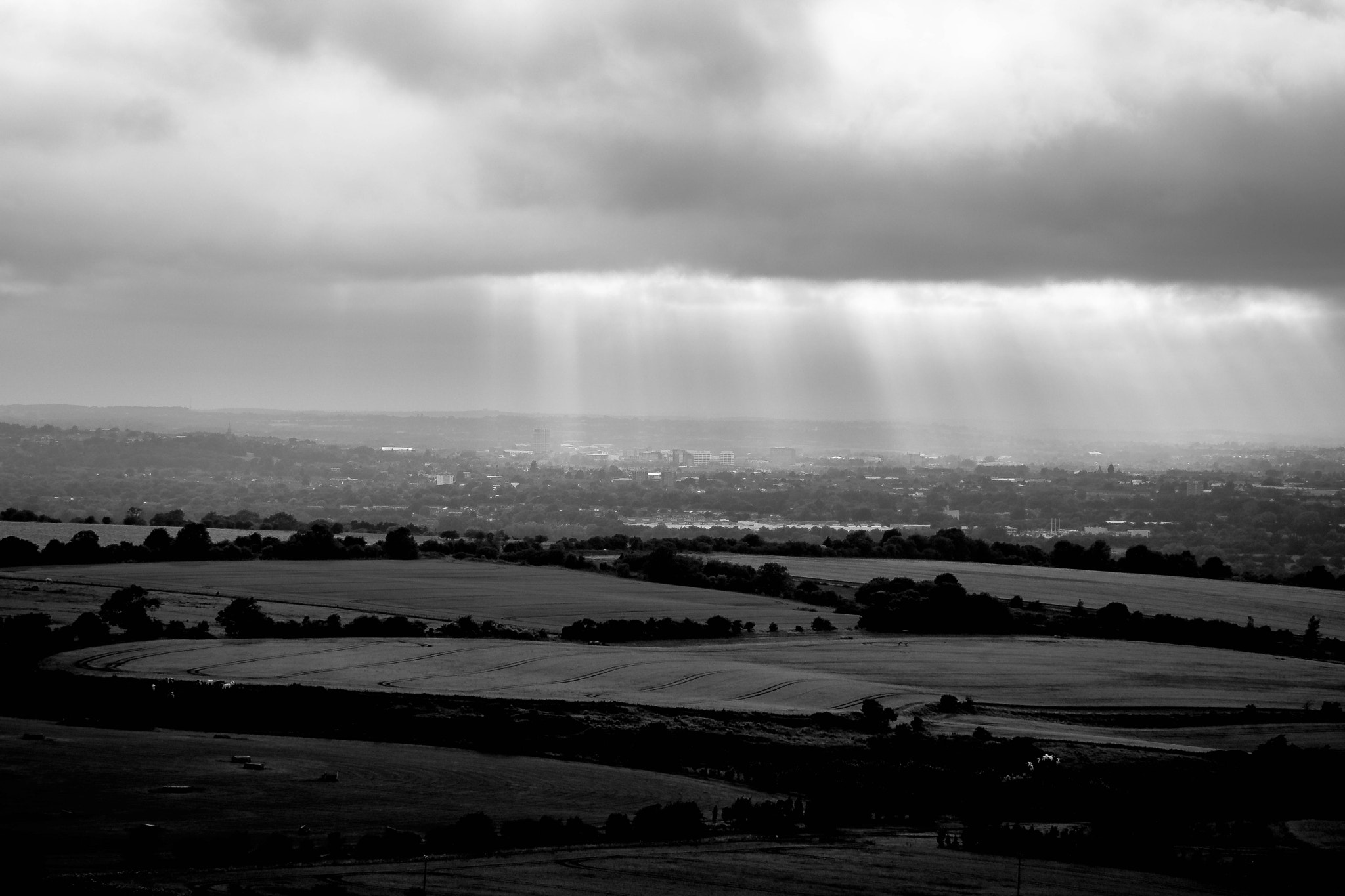 Canon EOS 750D (EOS Rebel T6i / EOS Kiss X8i) + EF75-300mm f/4-5.6 sample photo. When the sun shines on a city.. photography