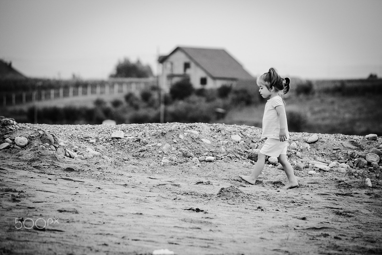 Canon EF-S 55-250mm F4-5.6 IS sample photo. Barefoot photography