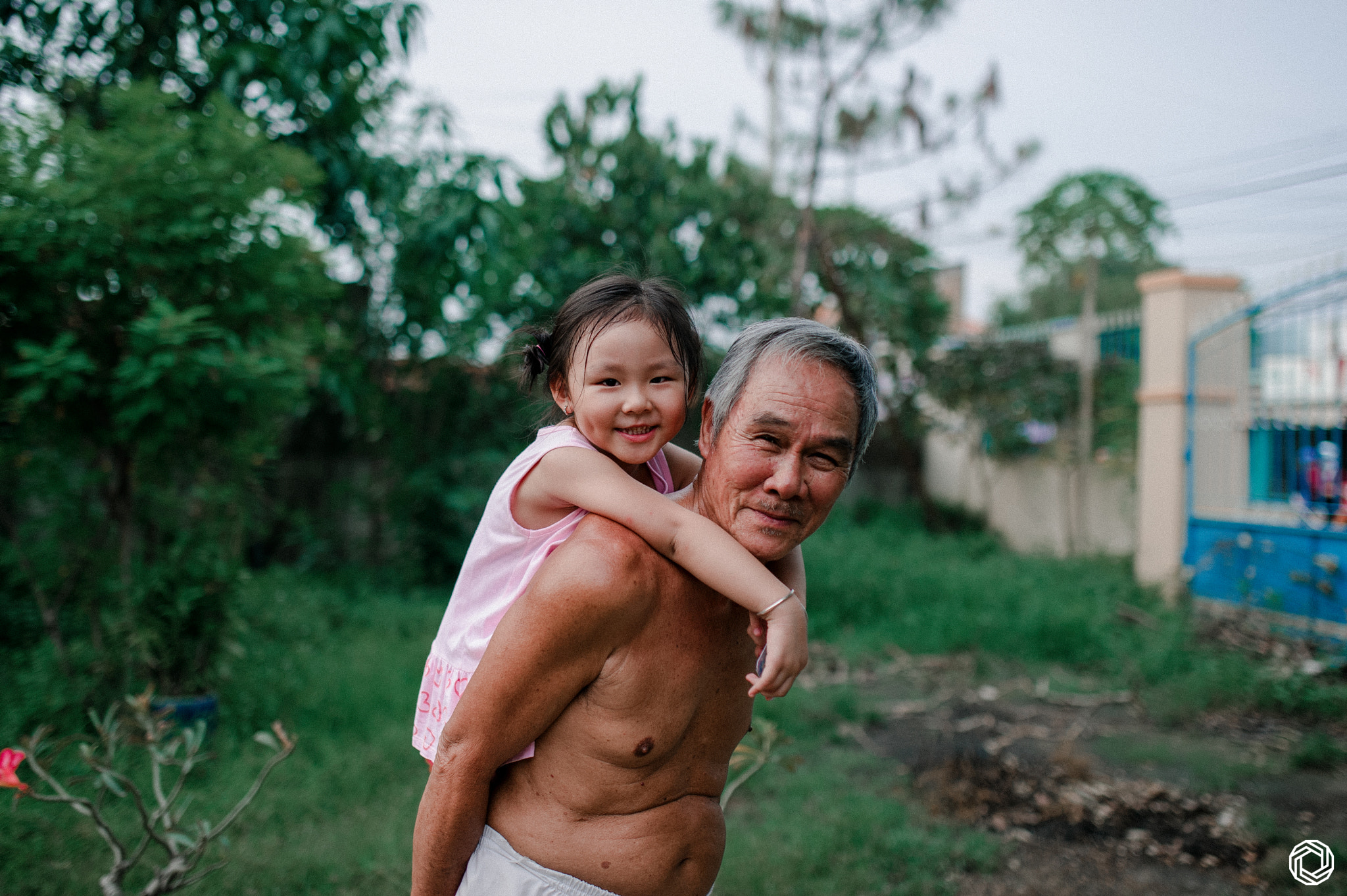 Nikon D3S + Sigma 35mm F1.4 DG HSM Art sample photo. Two generations apart photography