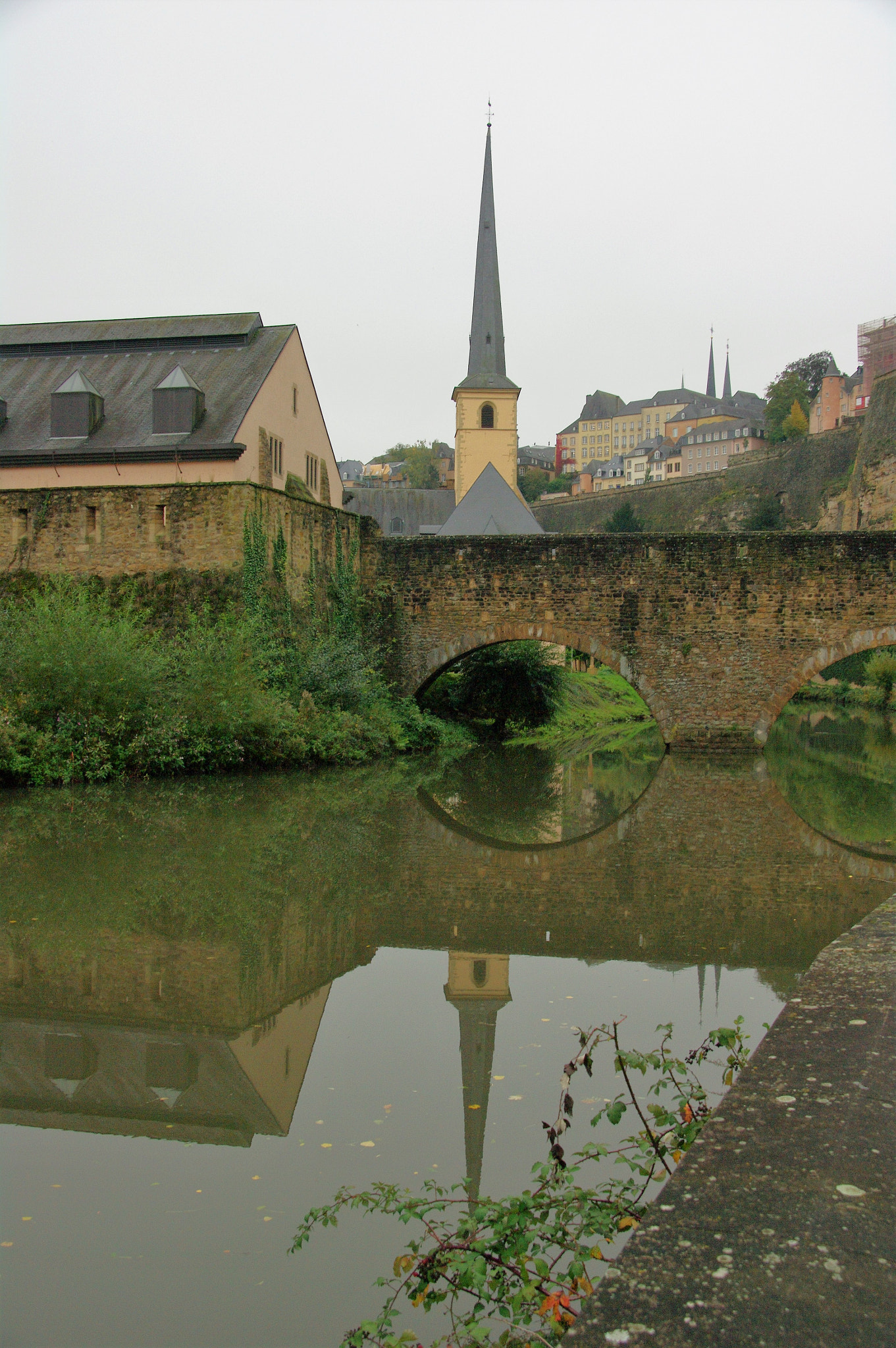 Pentax K-7 sample photo. Reflections on the alzette photography