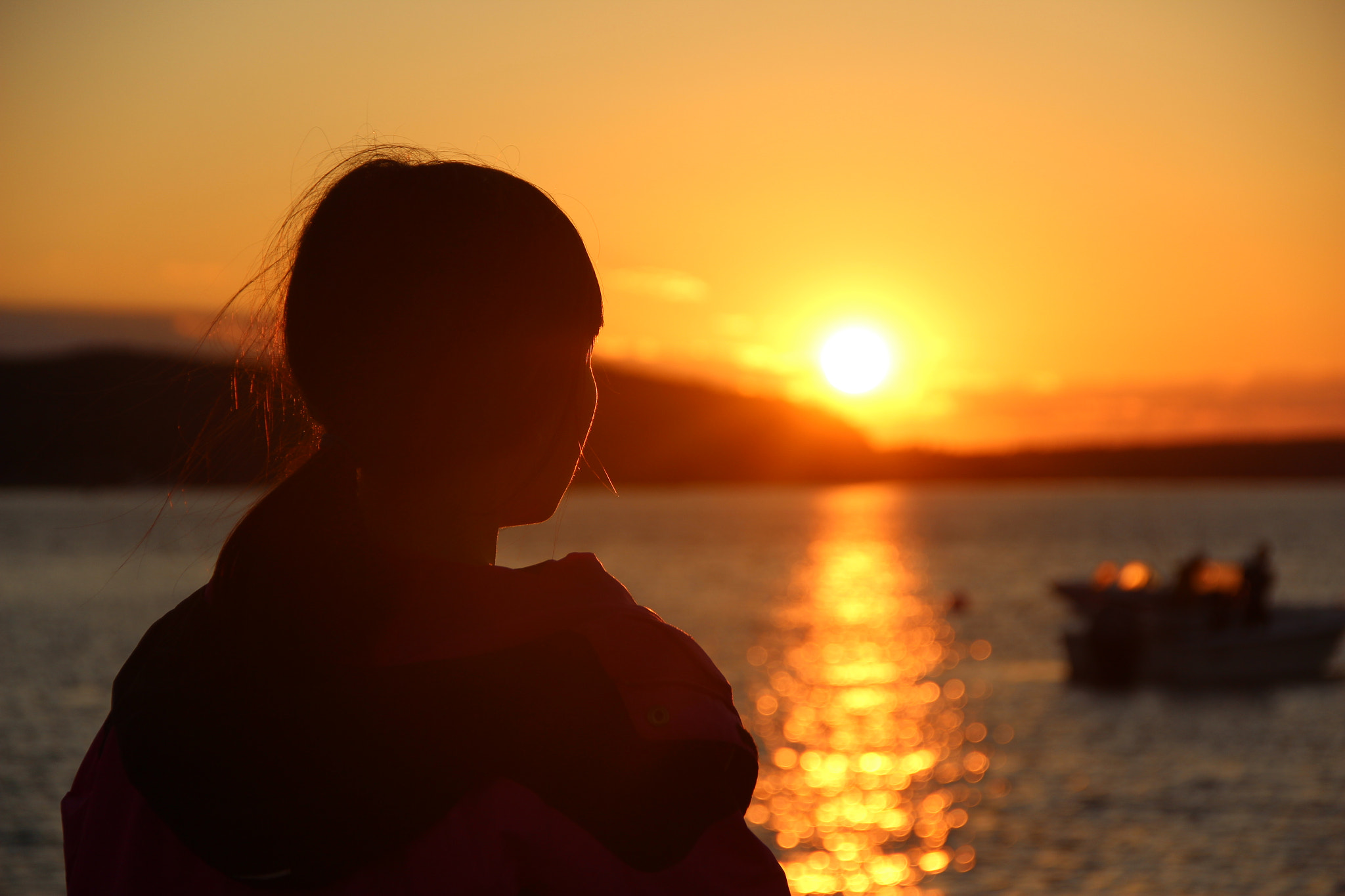 Canon EOS 600D (Rebel EOS T3i / EOS Kiss X5) + Canon EF 50mm f/1.8 sample photo. My girl in sunset photography