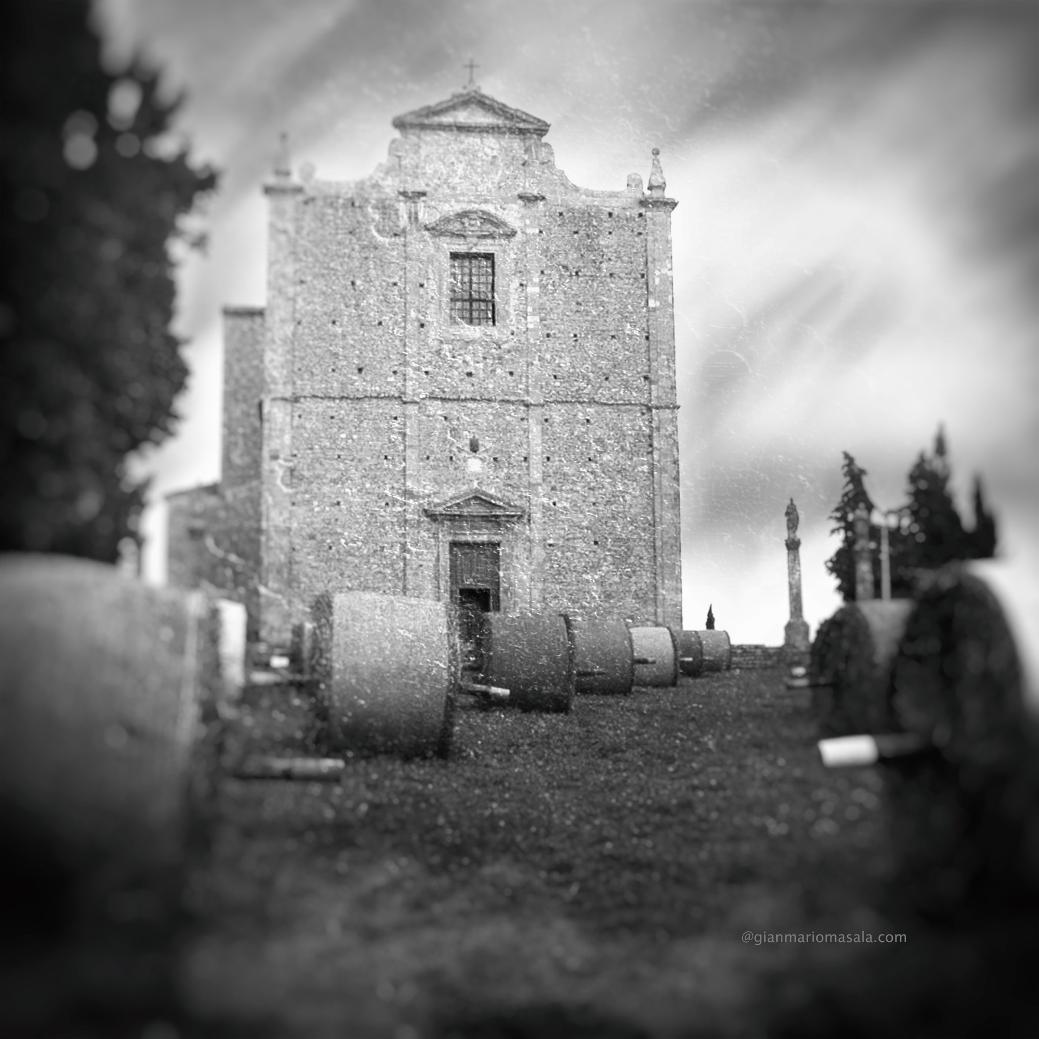 Nikon E995 sample photo. The church on the hill photography