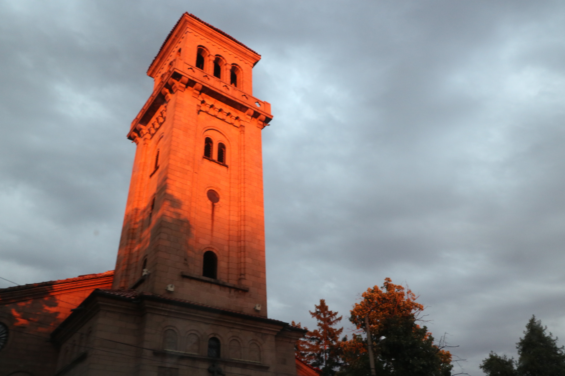 Canon EOS 750D (EOS Rebel T6i / EOS Kiss X8i) sample photo. Architecture  photography