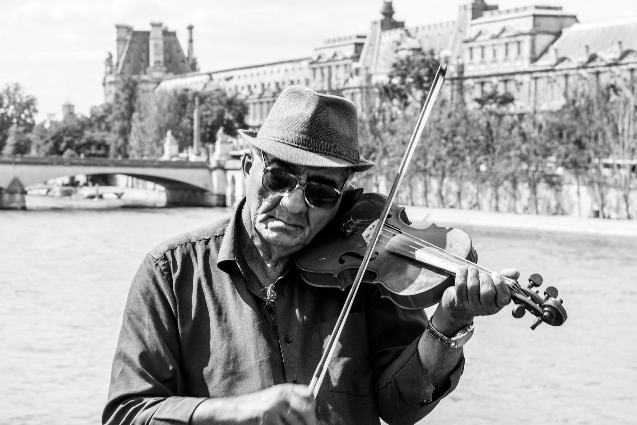 Canon EOS 750D (EOS Rebel T6i / EOS Kiss X8i) sample photo. Violinist photography
