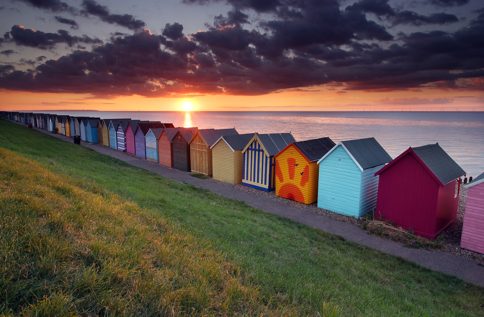 Canon EOS 550D (EOS Rebel T2i / EOS Kiss X4) sample photo. Herne bay beach huts photography