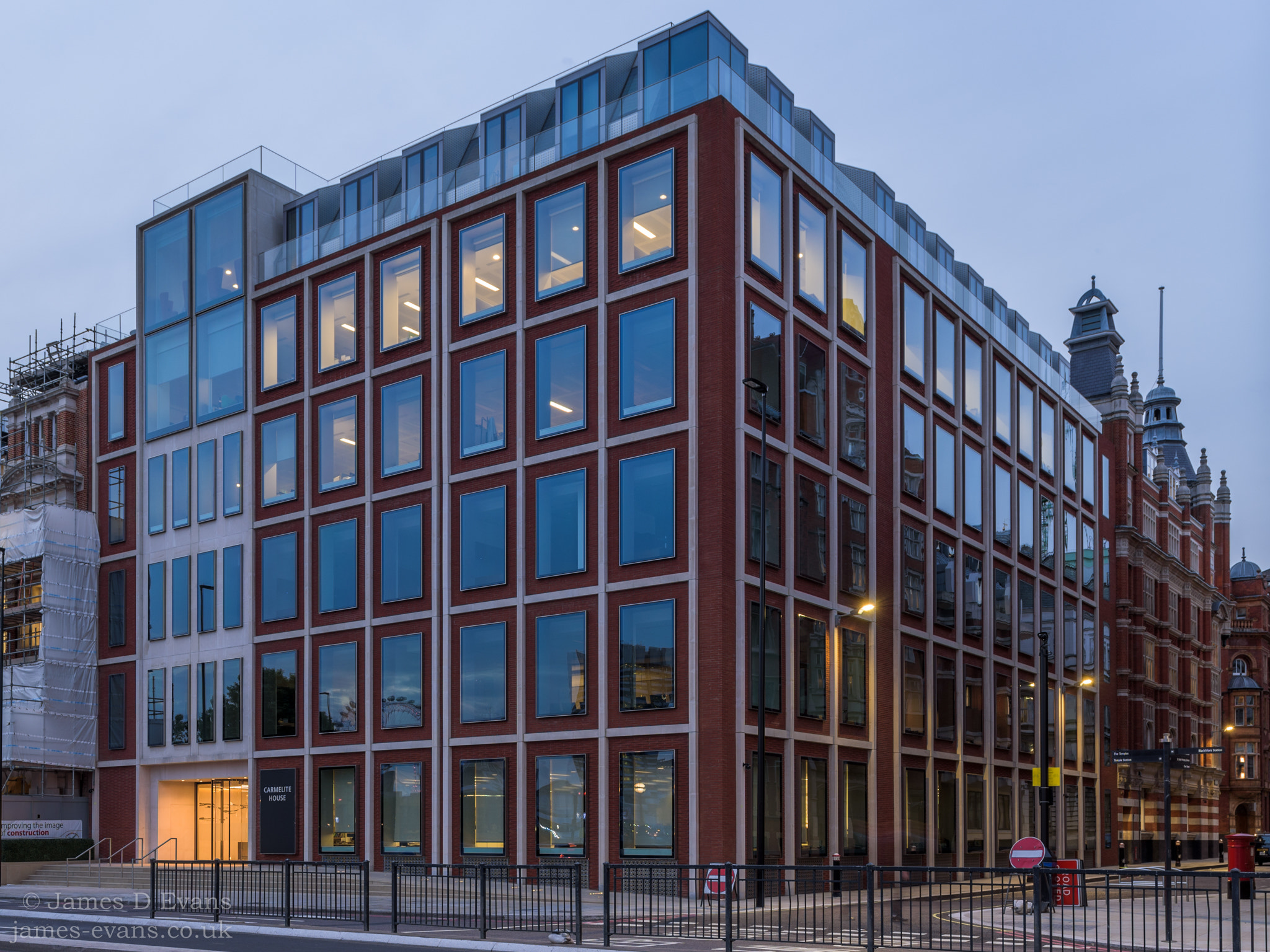 Nikon D750 + Nikon PC-E Nikkor 24mm F3.5D ED Tilt-Shift sample photo. Carmelite riverside - victoria embankment photography