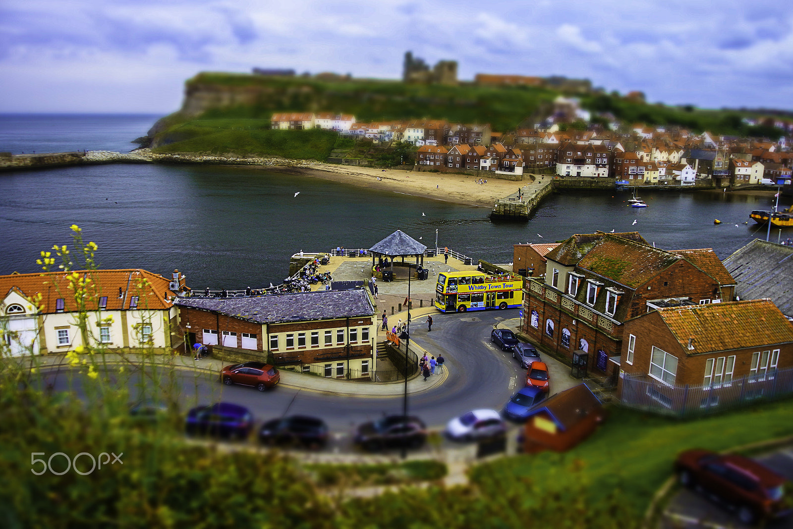 Nikon 1 Nikkor VR 10-30mm F3.5-5.6 sample photo. Whitby town tour photography