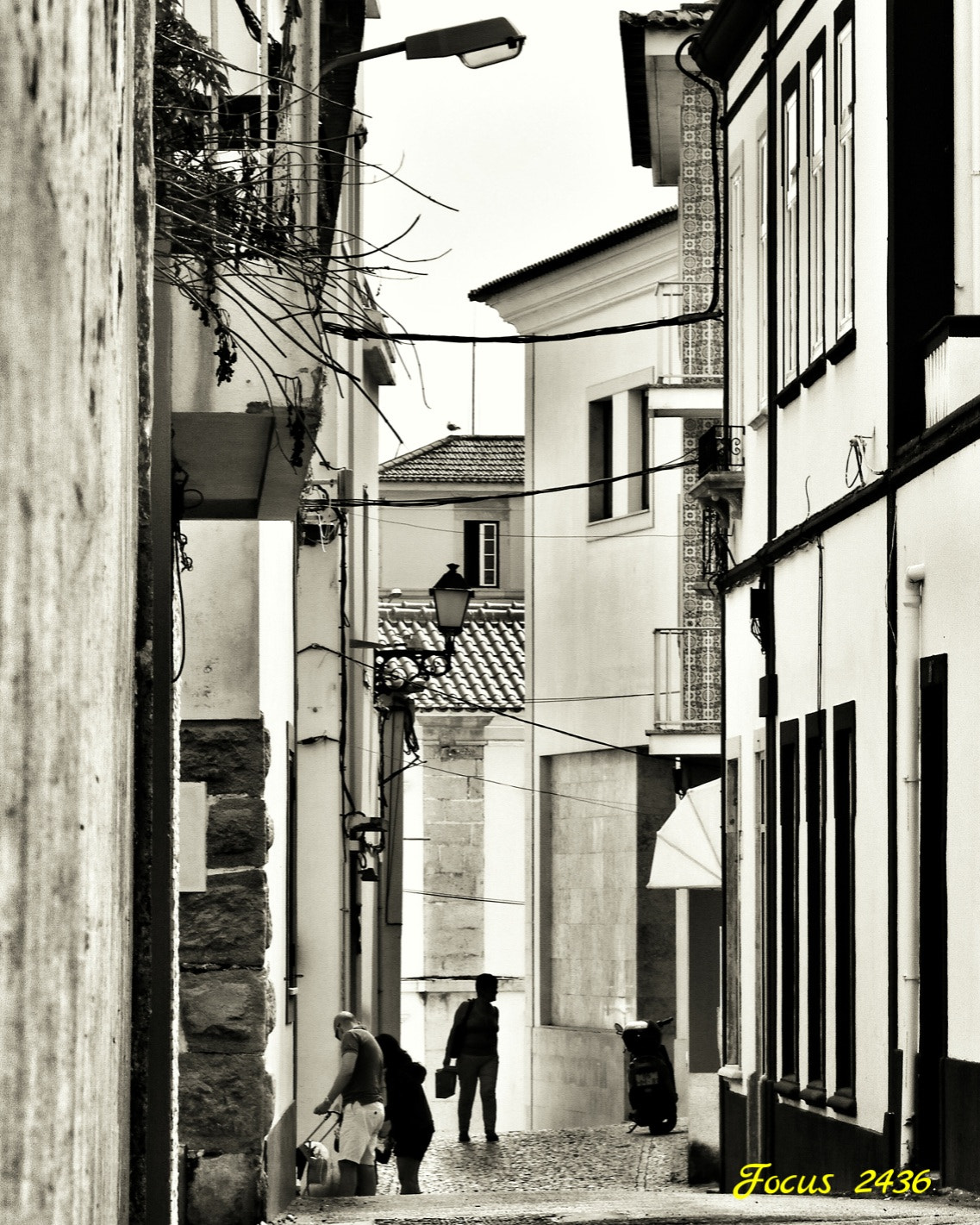 Pentax X90 sample photo. La magie des rues étroites du portugal  photography