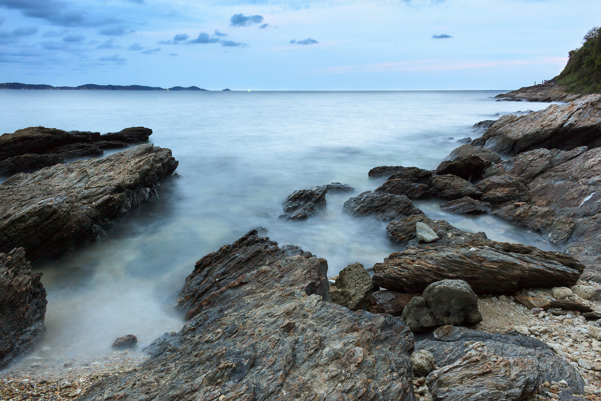 Canon EOS 500D (EOS Rebel T1i / EOS Kiss X3) sample photo. Beautyful beach and rock with crashing wave at twilight time photography