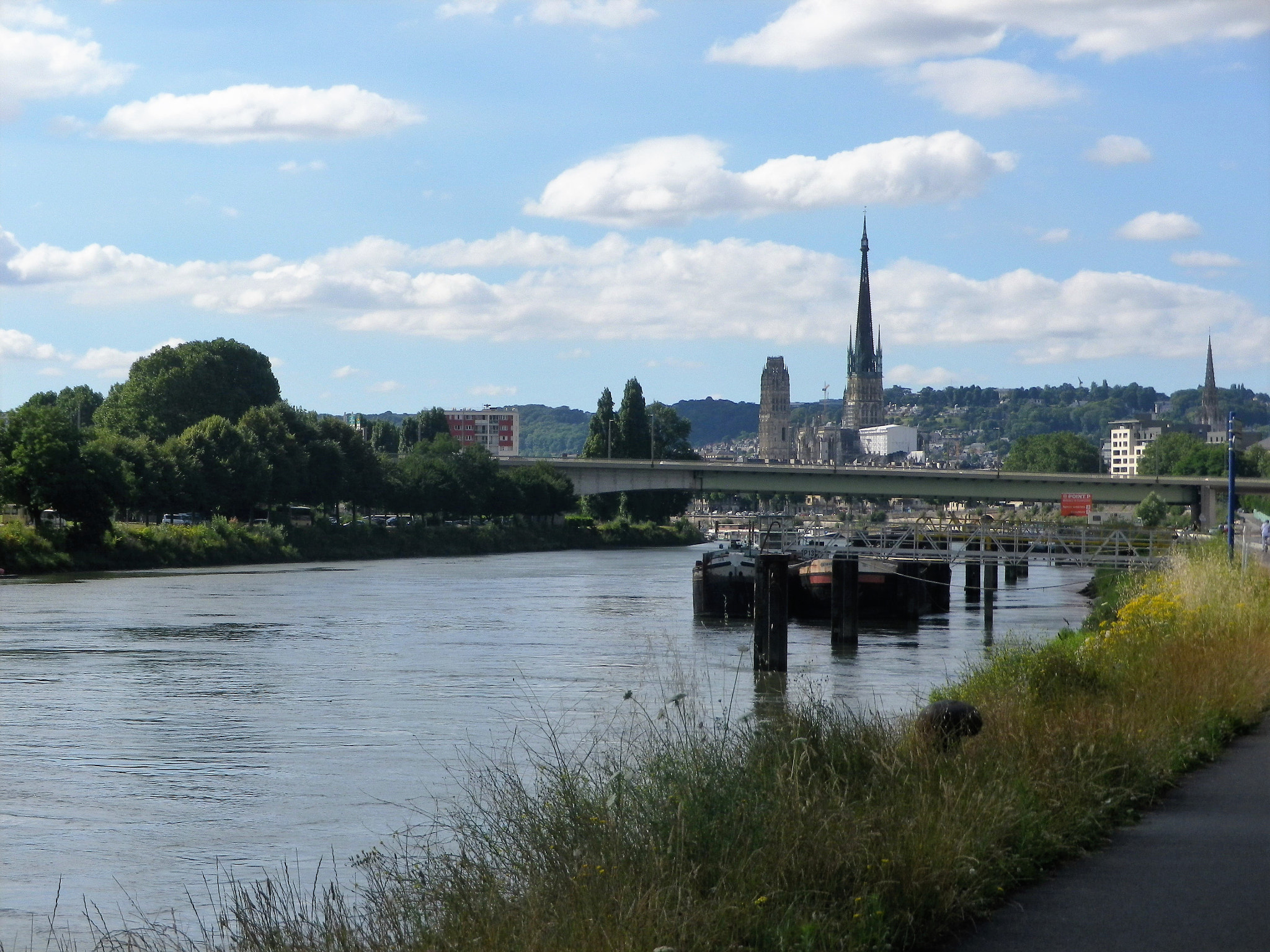 Pentax Optio RZ18 sample photo. La seine photography