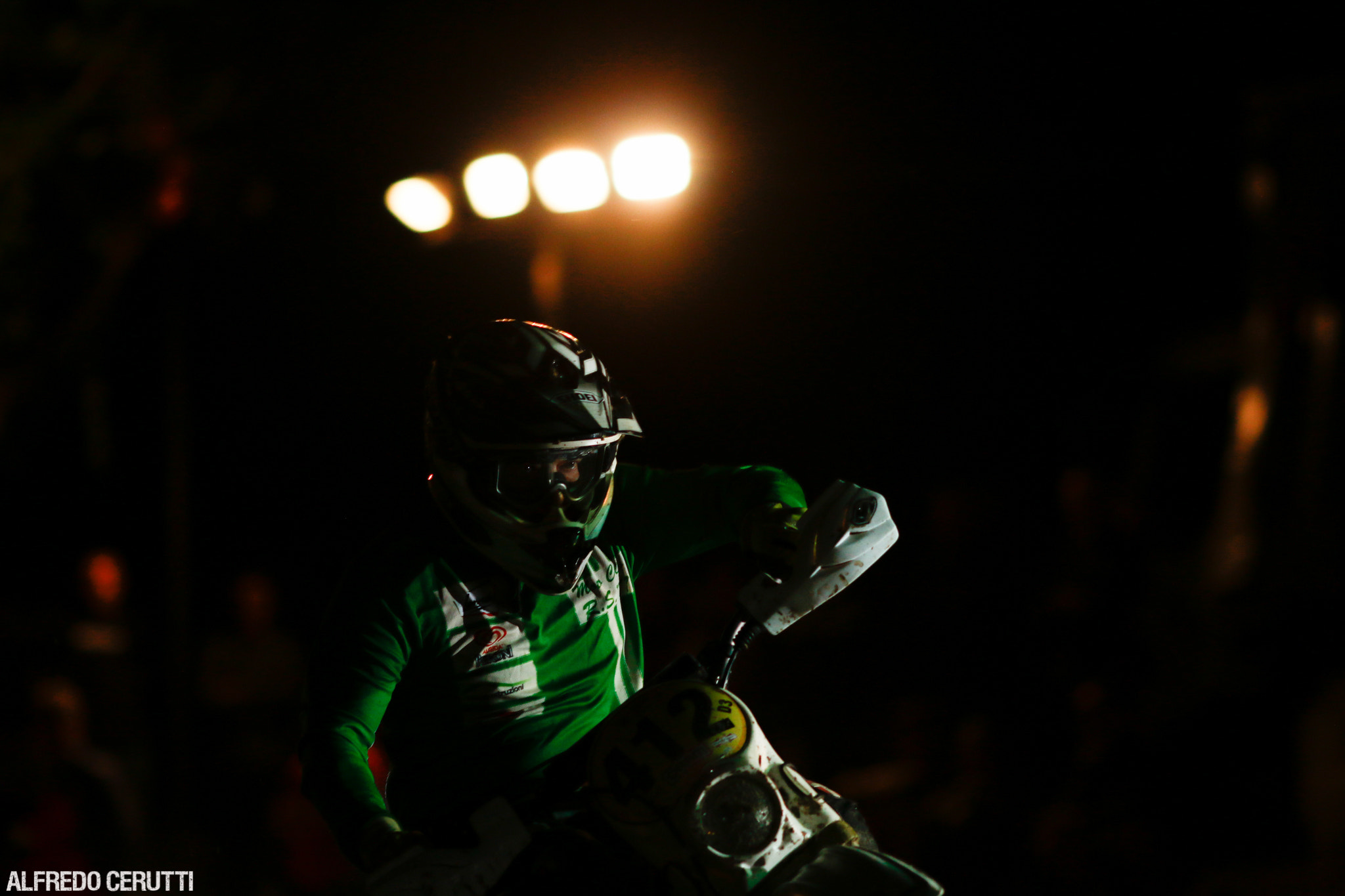 Canon EOS 70D + Canon EF 200mm F2.8L II USM sample photo. Focused photography