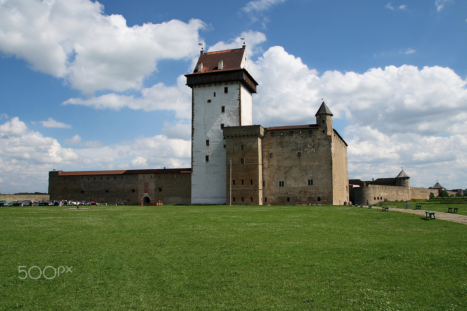 Canon EOS 1000D (EOS Digital Rebel XS / EOS Kiss F) sample photo. Narva castle photography