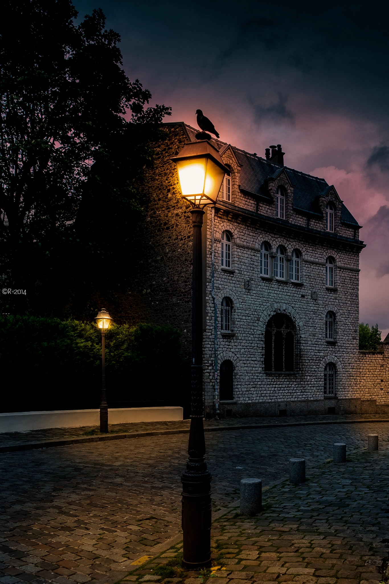 Fujifilm X-Pro1 + Fujifilm XF 14mm F2.8 R sample photo. Rue chevalier de la barre photography
