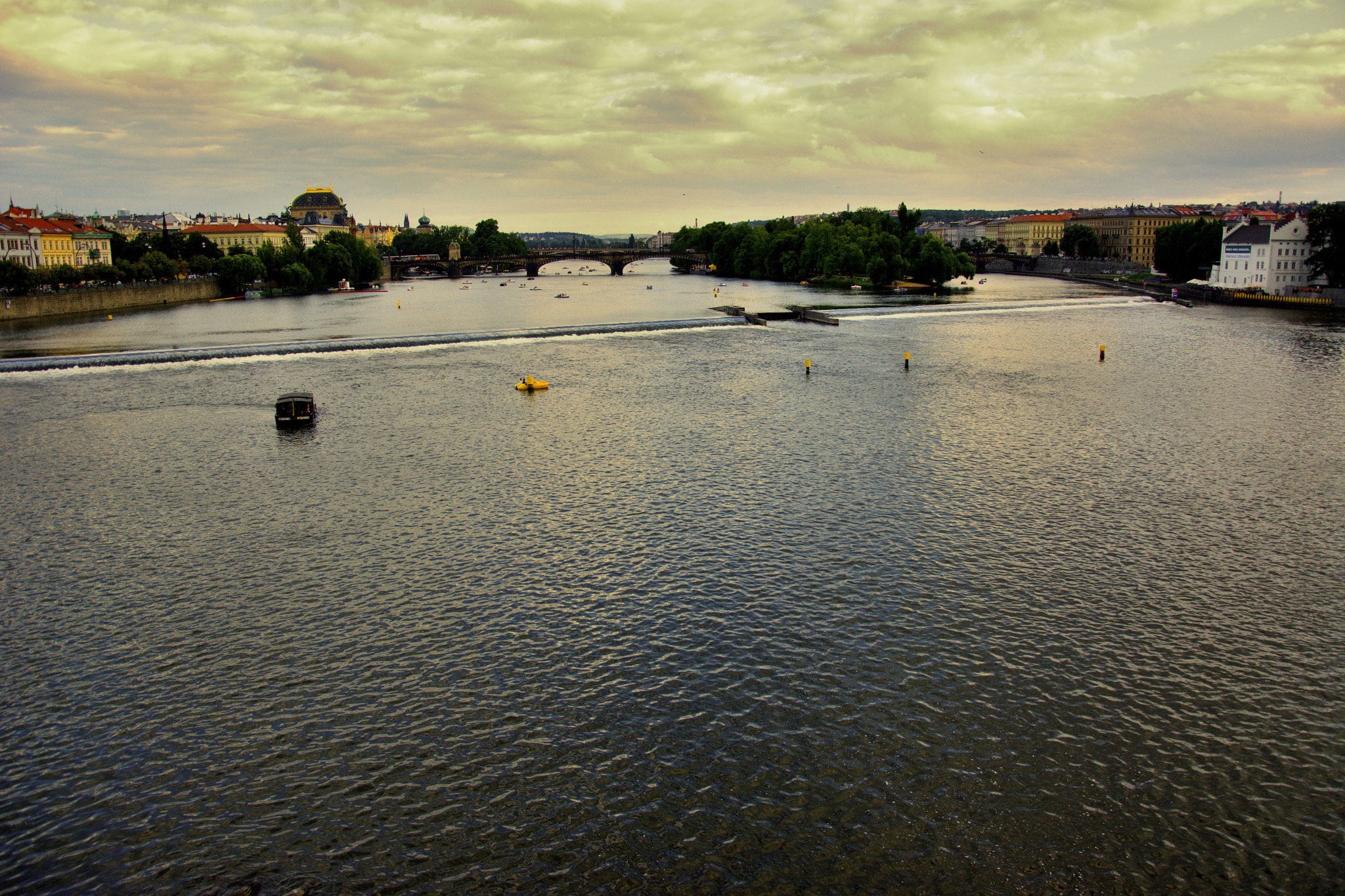 18.00 - 105.00 mm f/3.5 - 5.6 sample photo. Vltava photography