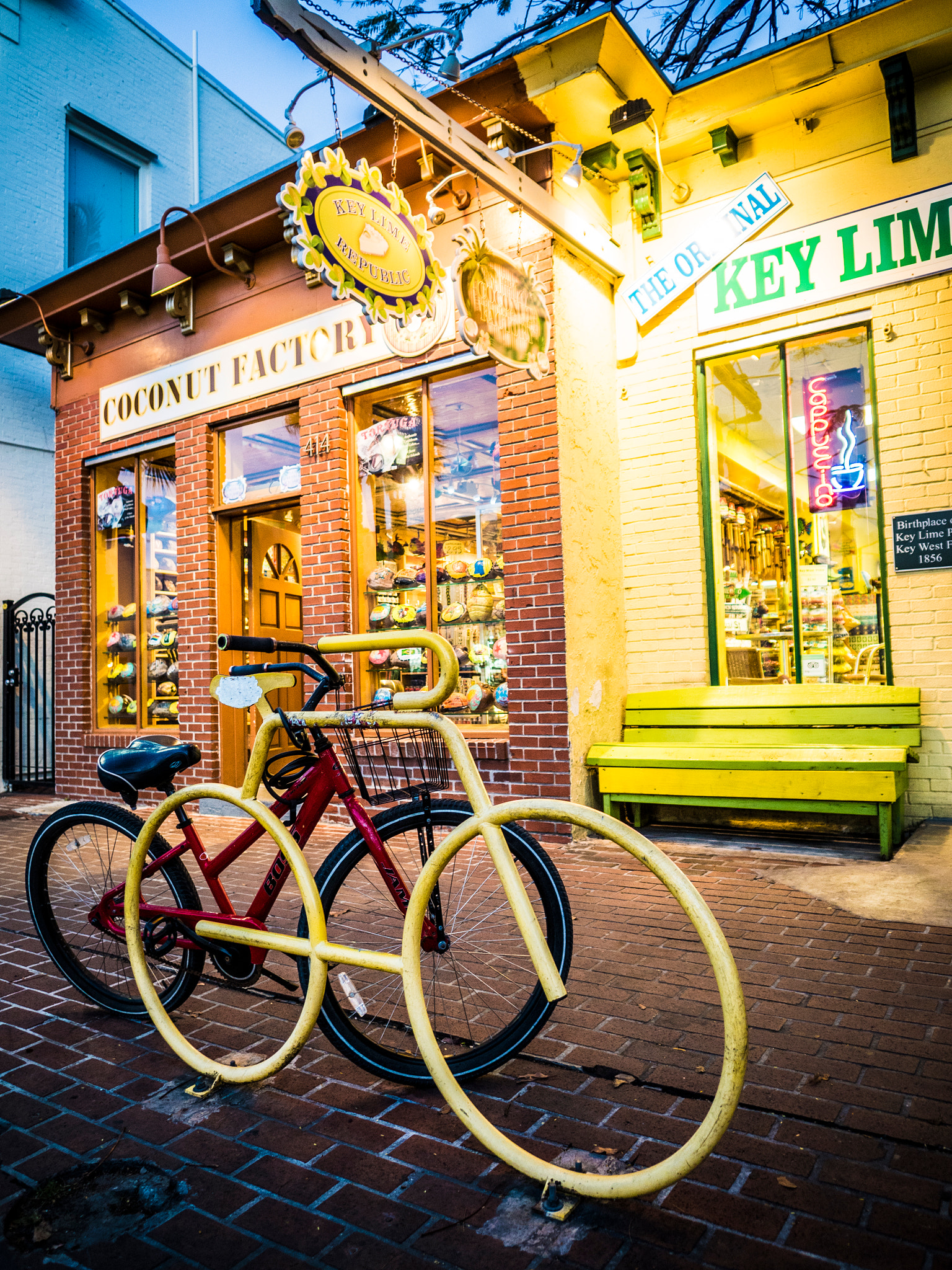 Olympus OM-D E-M5 II + OLYMPUS M.12mm F2.0 sample photo. Key lime photography