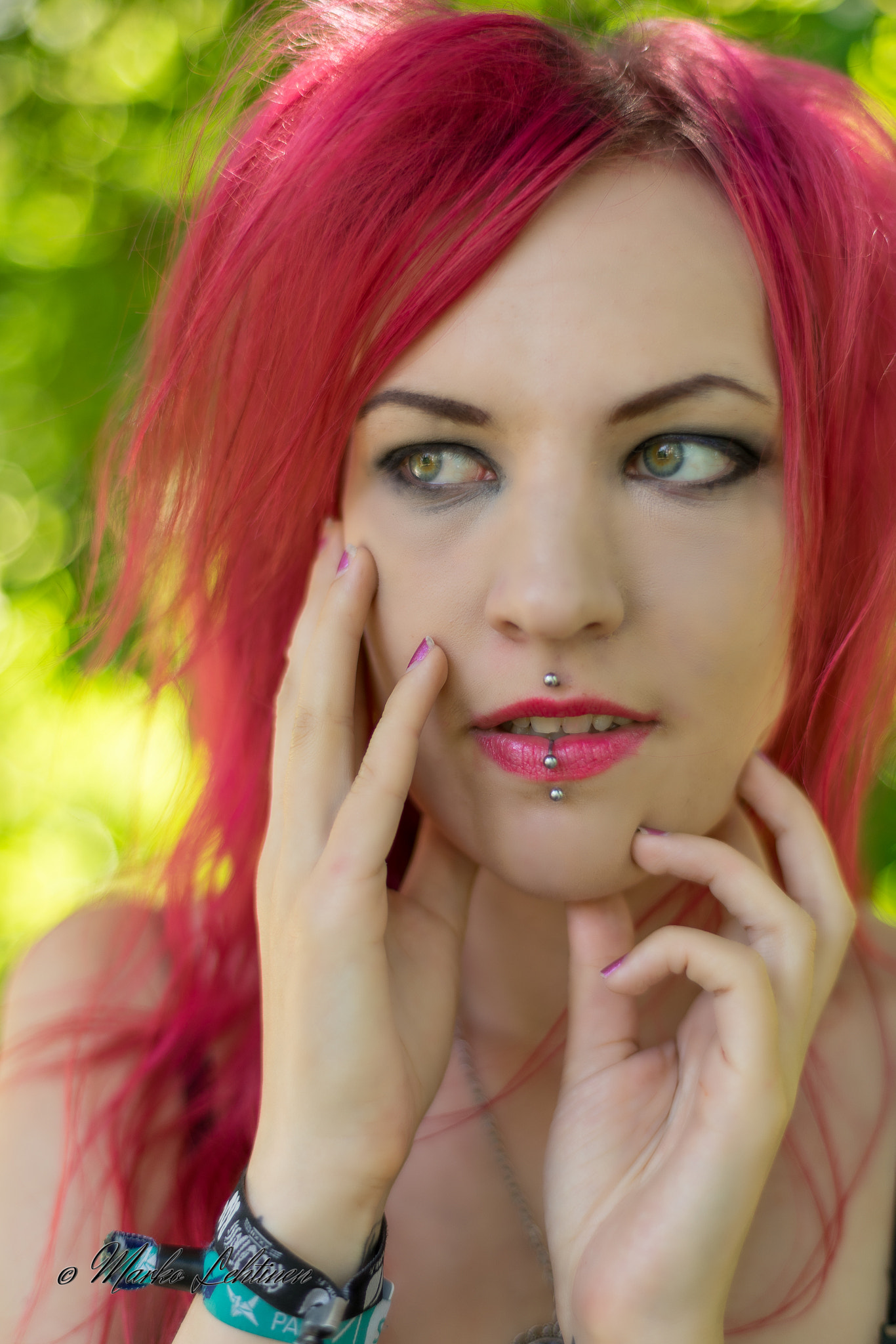 ZEISS Planar T* 50mm F1.4 sample photo. Wondering look photography