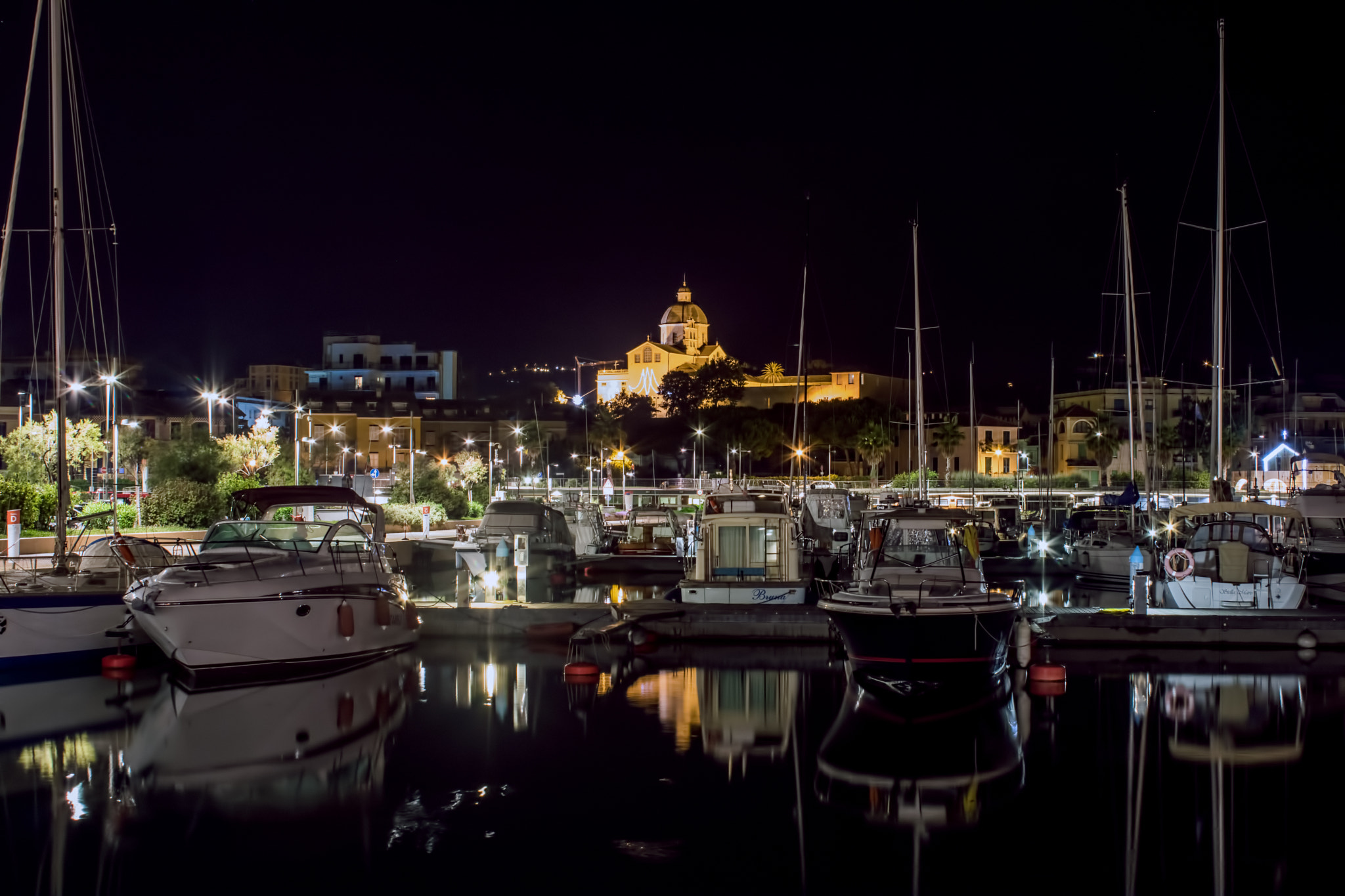 Canon EOS 760D (EOS Rebel T6s / EOS 8000D) sample photo. Porto di loano photography