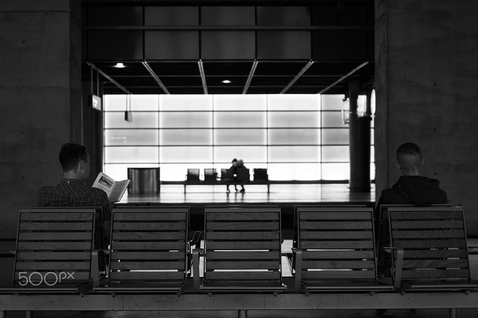 Sony SLT-A58 + Sony DT 35mm F1.8 SAM sample photo. Waiting. photography