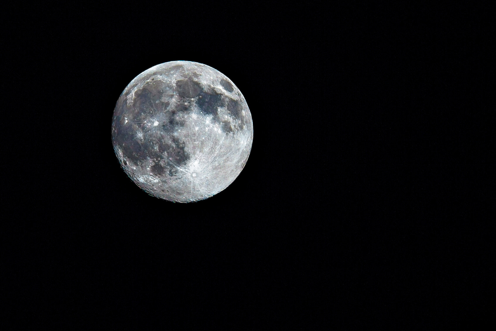 Canon EOS-1D X + Canon EF 70-200mm F2.8L IS II USM sample photo. Last moon photography