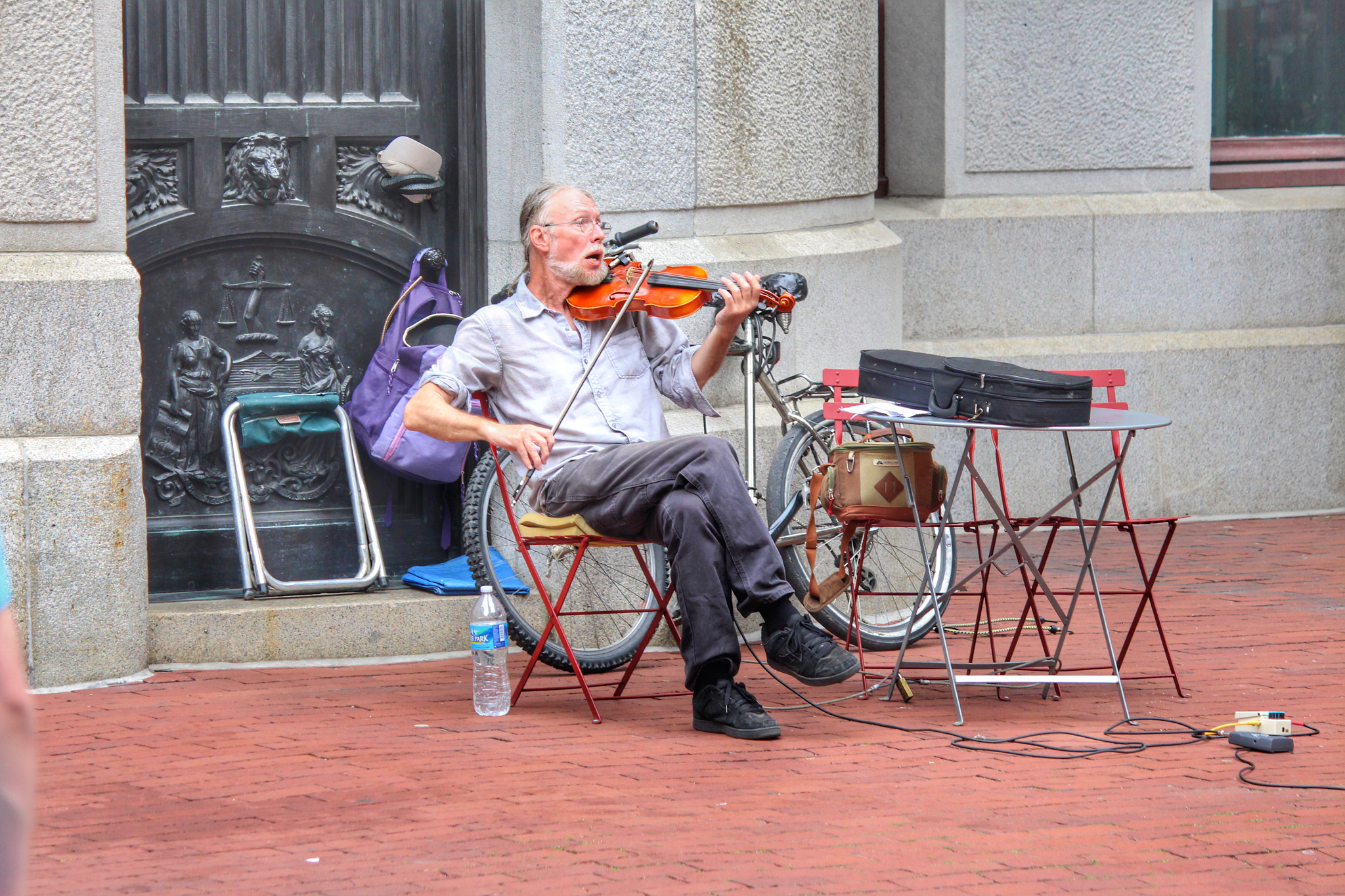 Canon EF-S 55-250mm F4-5.6 IS II sample photo. Music in cityhall photography