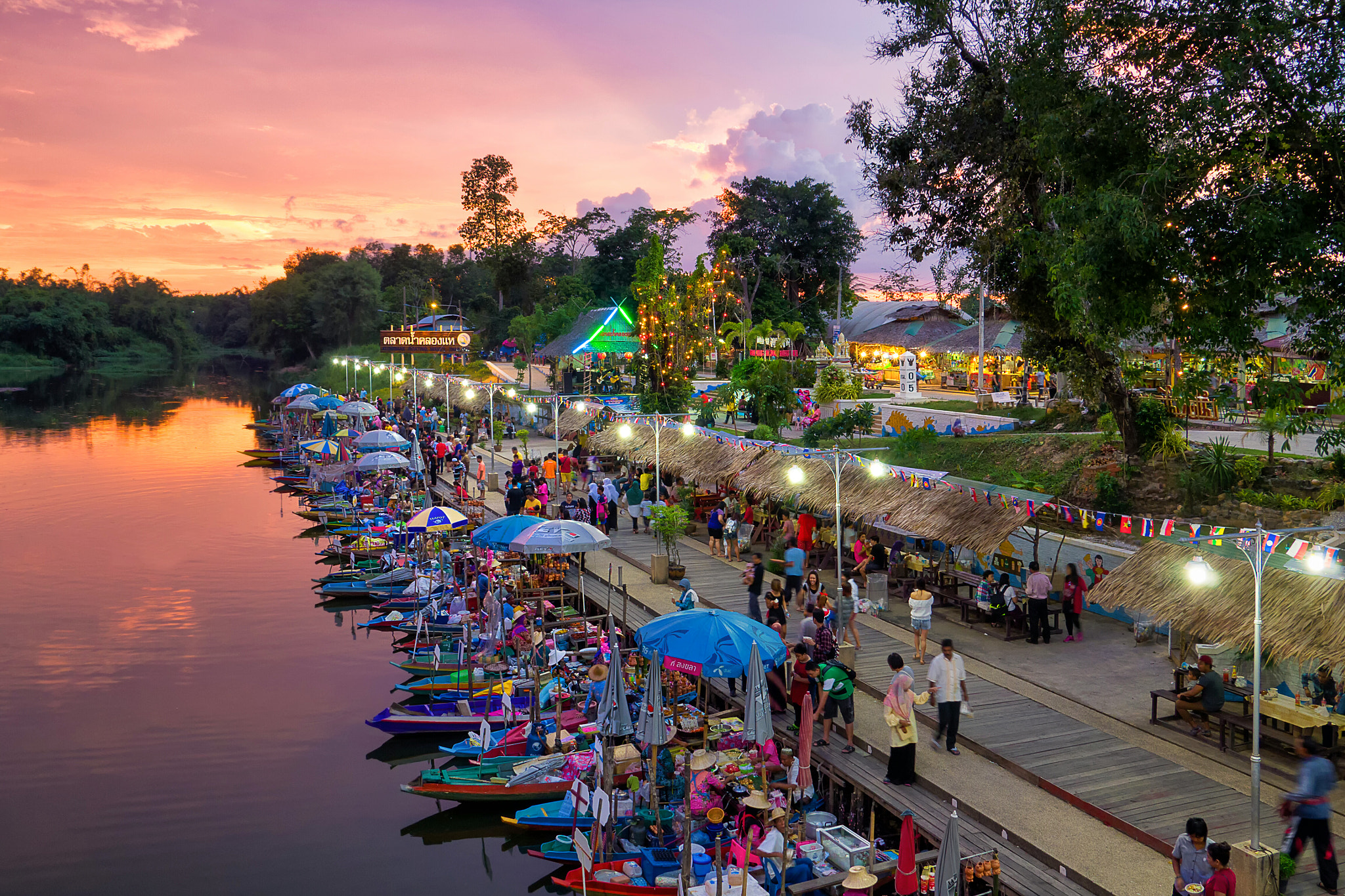 Olympus OM-D E-M10 II sample photo. Hatyai, klonghae floating market photography