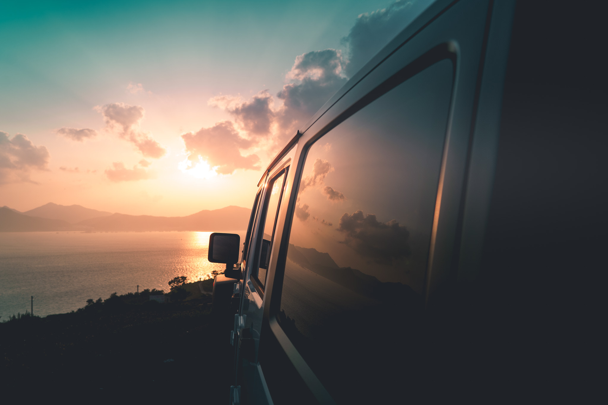 Sony a7 + ZEISS Batis 25mm F2 sample photo. Jeep view photography