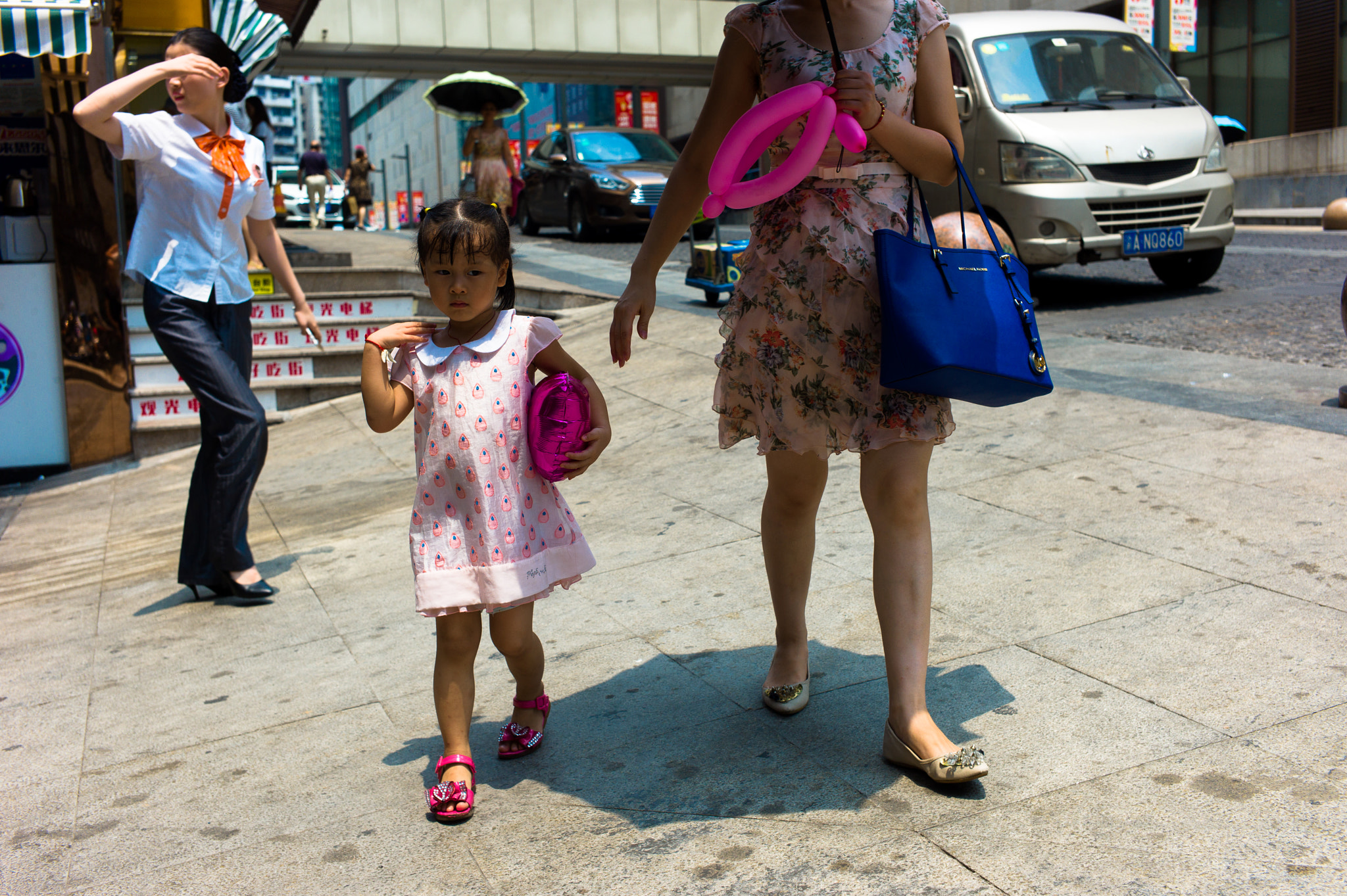 Leica M9 + Leica Summicron-M 35mm F2 ASPH sample photo. Girl and her mother with umbrella photography