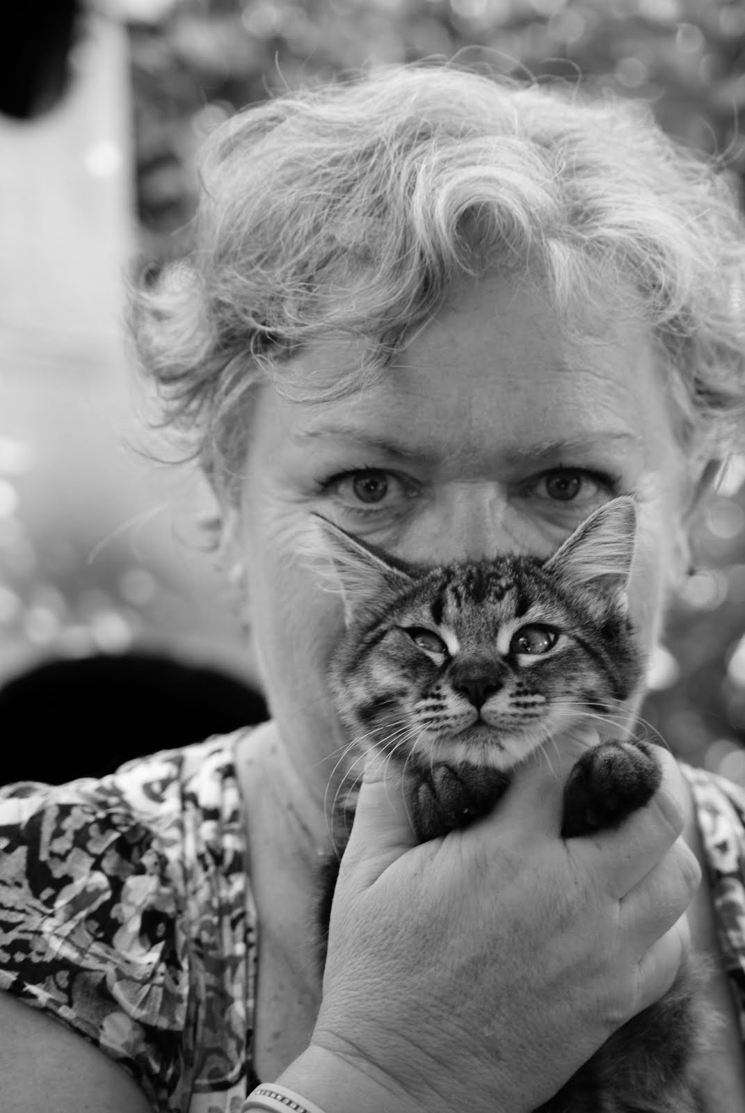 Sony Alpha DSLR-A300 + Sony DT 55-200mm F4-5.6 SAM sample photo. Catwoman photography