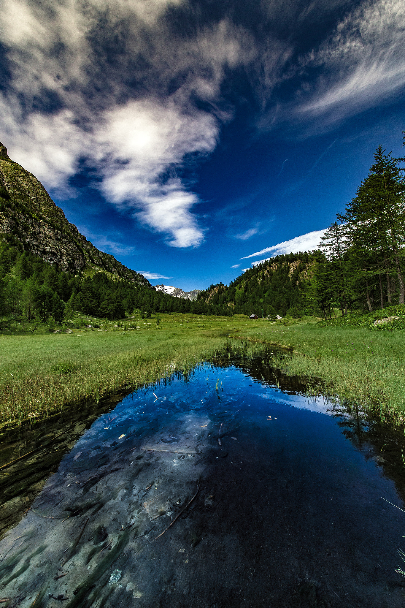 Canon EOS-1D X + Sigma 12-24mm F4.5-5.6 II DG HSM sample photo. Reflection photography