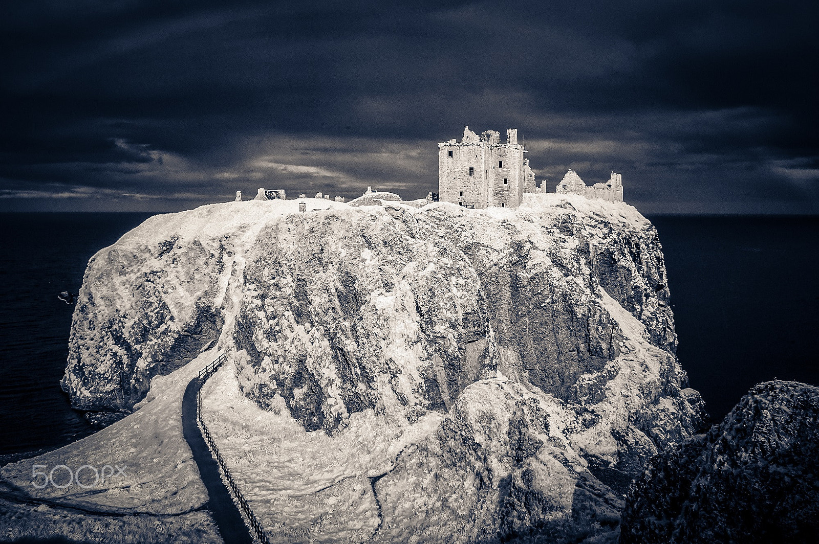 Nikon D70s sample photo. The glowing castle photography