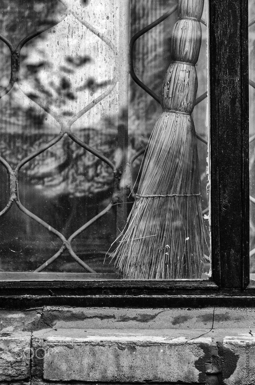Pentax K-5 IIs + A Series Lens sample photo. Window photography