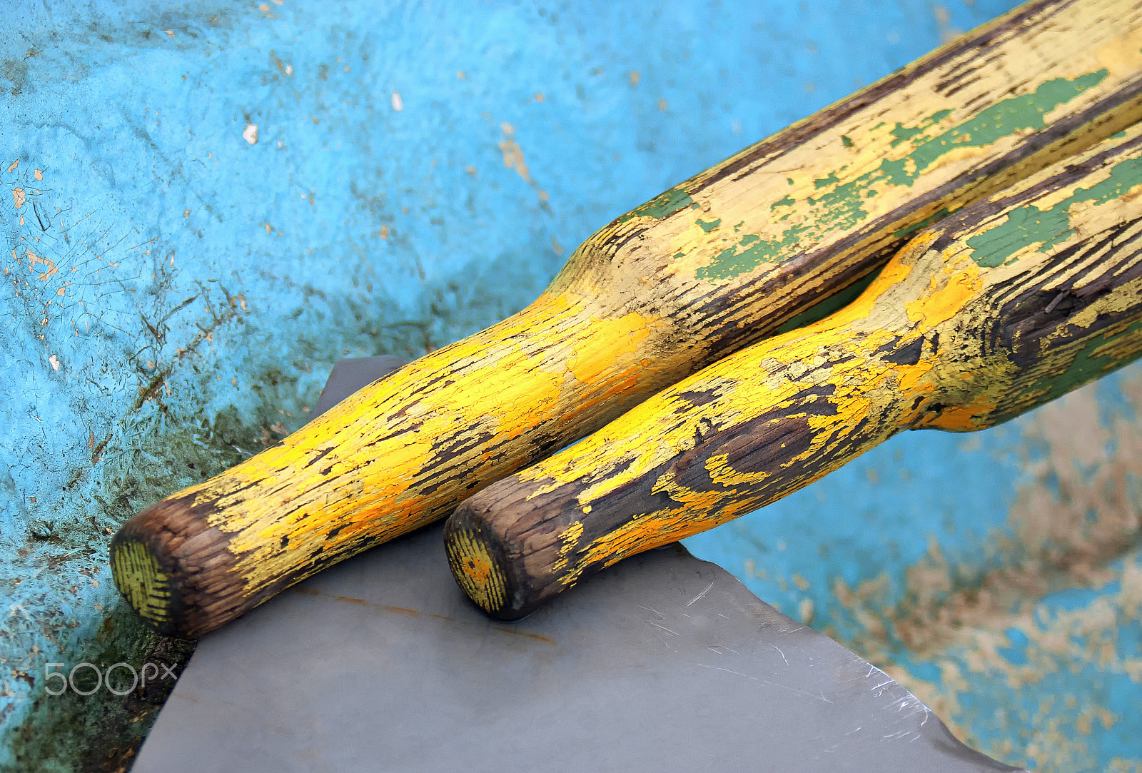 AF Zoom-Nikkor 28-80mm f/3.3-5.6G sample photo. Yellow and blue photography