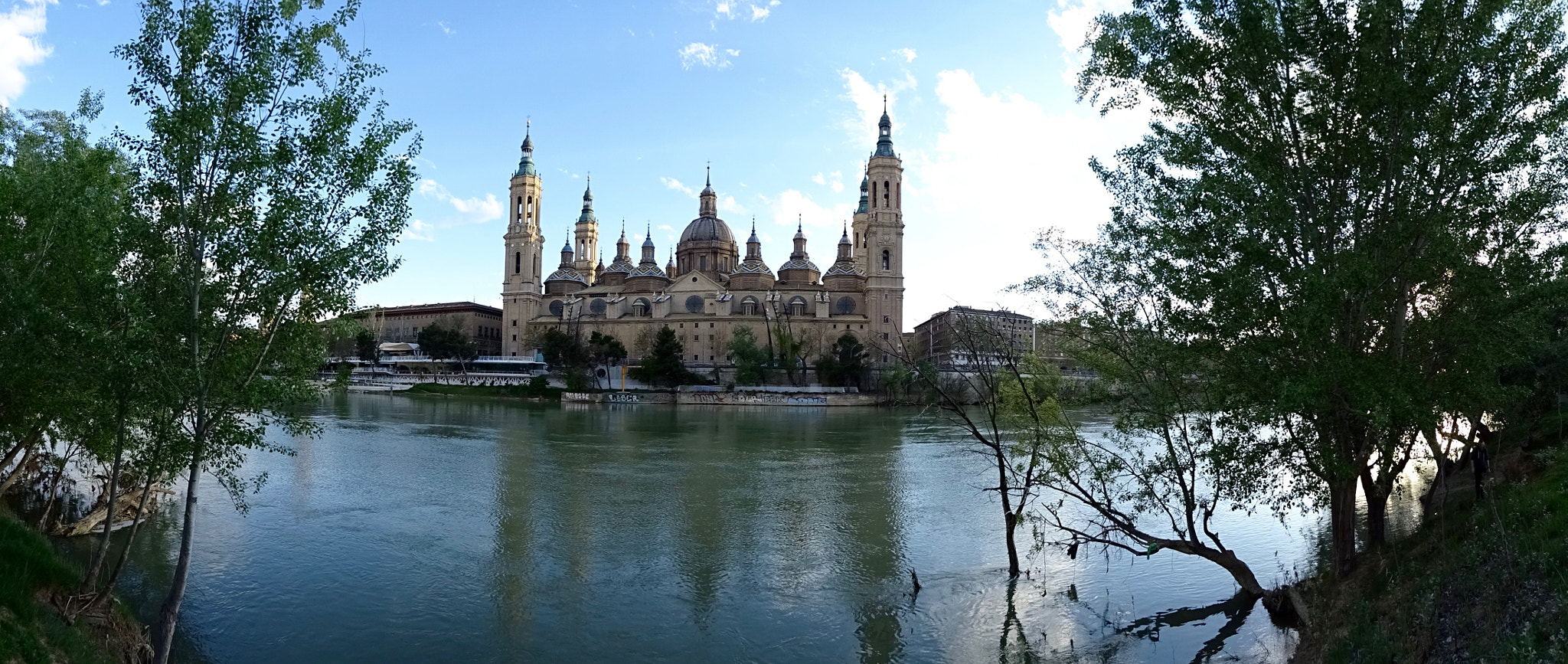 Sony DSC-HX60V + Sony 24-720mm F3.5-6.3 sample photo. Basílica del pilar photography