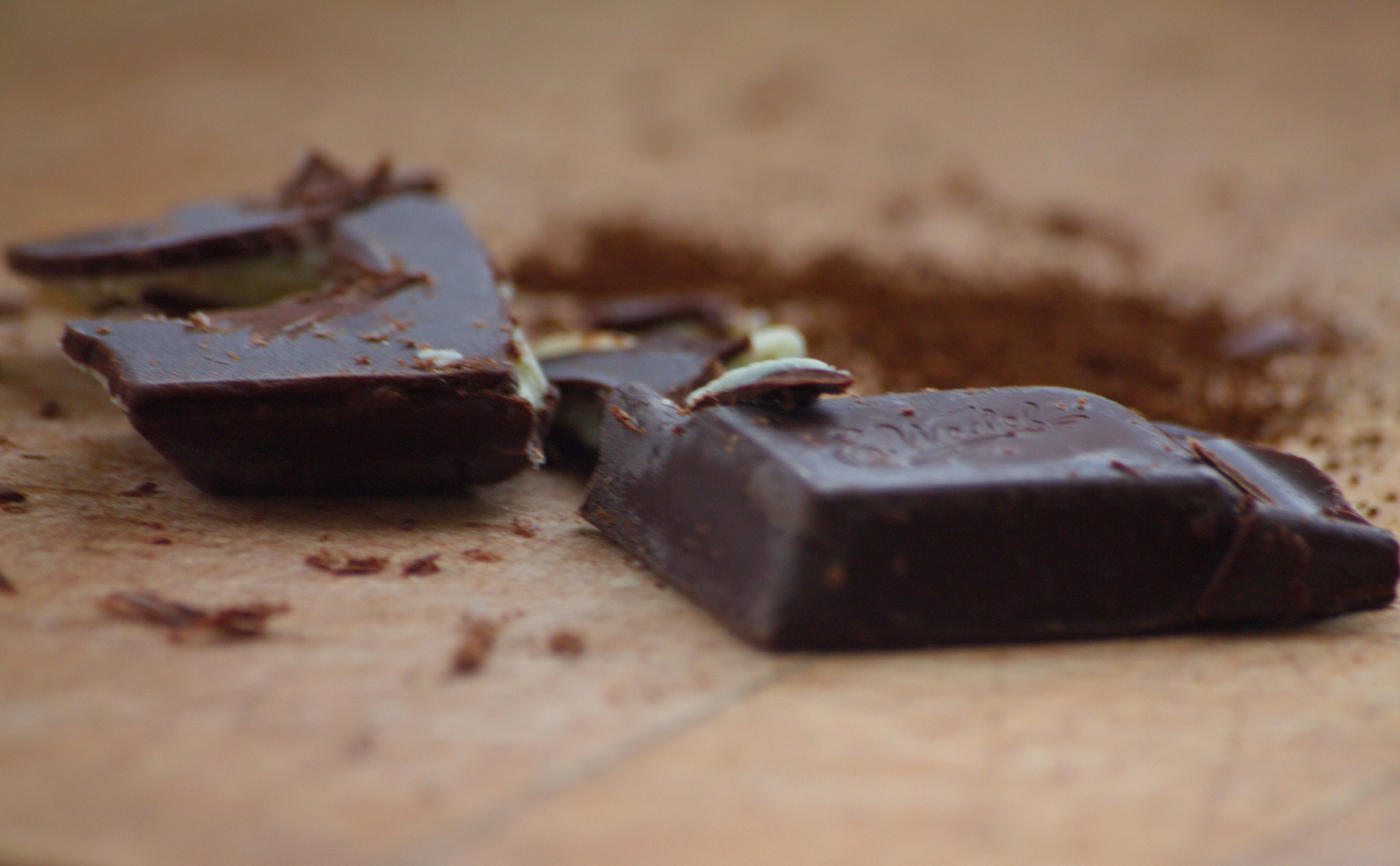 Sigma 70-300mm F4-5.6 APO DG Macro sample photo. Chocolate photography
