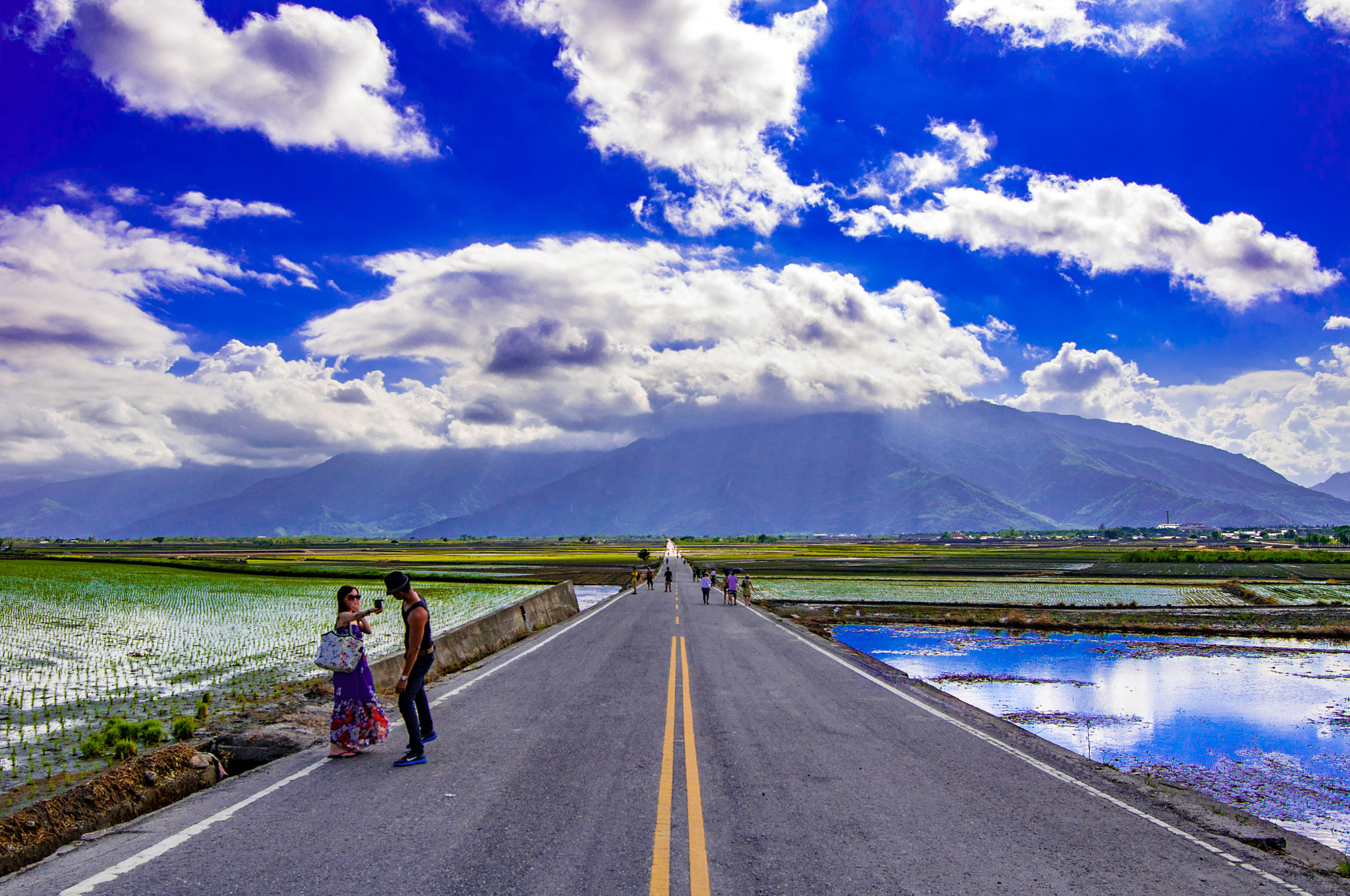 Nikon AF-S Nikkor 16-35mm F4G ED VR sample photo. 伯朗大道 photography