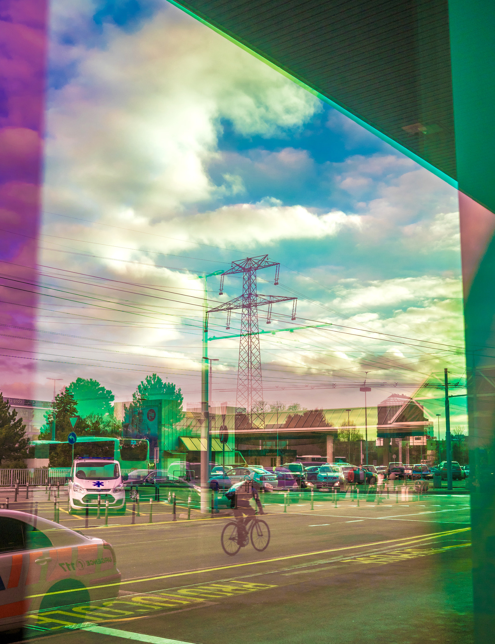 Sony a7 + Sony Distagon T* FE 35mm F1.4 ZA sample photo. Colourful reflection photography