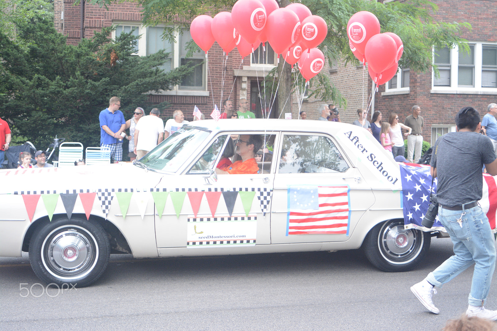 AF Zoom-Nikkor 28-80mm f/3.5-5.6D sample photo. Oak park 4th of july parade photography