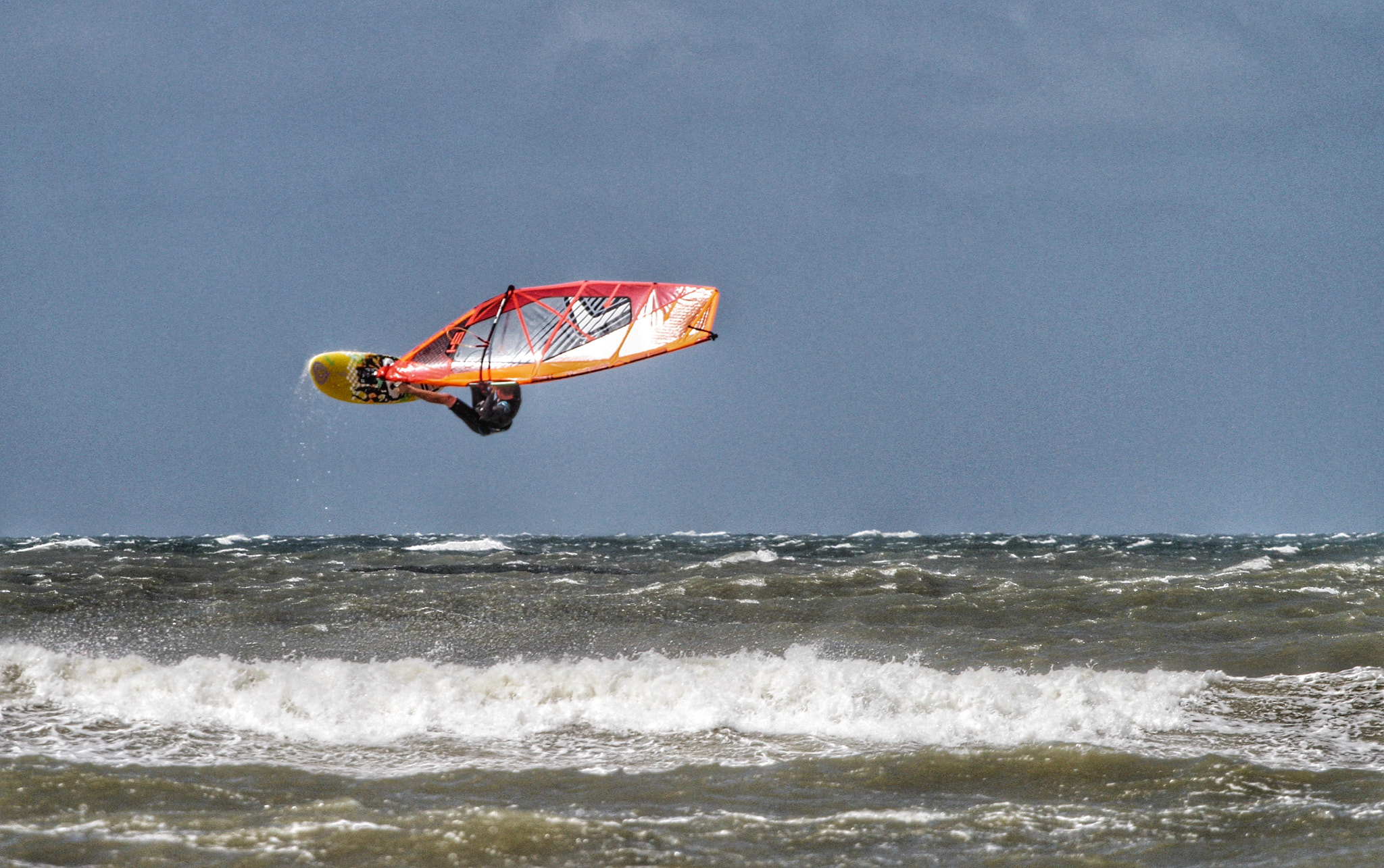 Canon EOS 7D + Canon EF 70-200mm F4L USM sample photo. Windsurfing in scheveningen photography