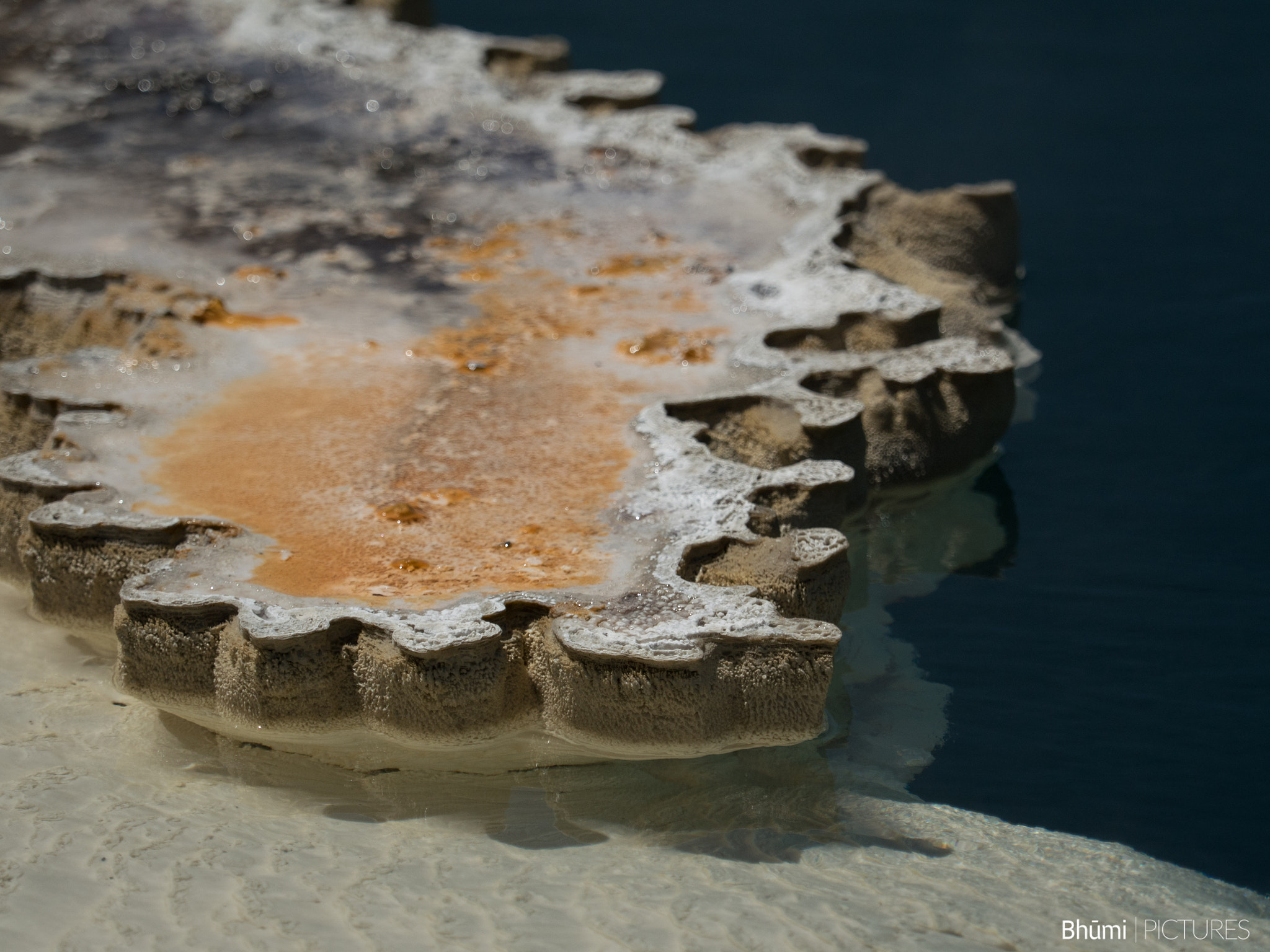 Panasonic Lumix DMC-GH4 + Olympus M.Zuiko Digital ED 40-150mm F2.8 Pro sample photo. Yellowstone geothermal photography